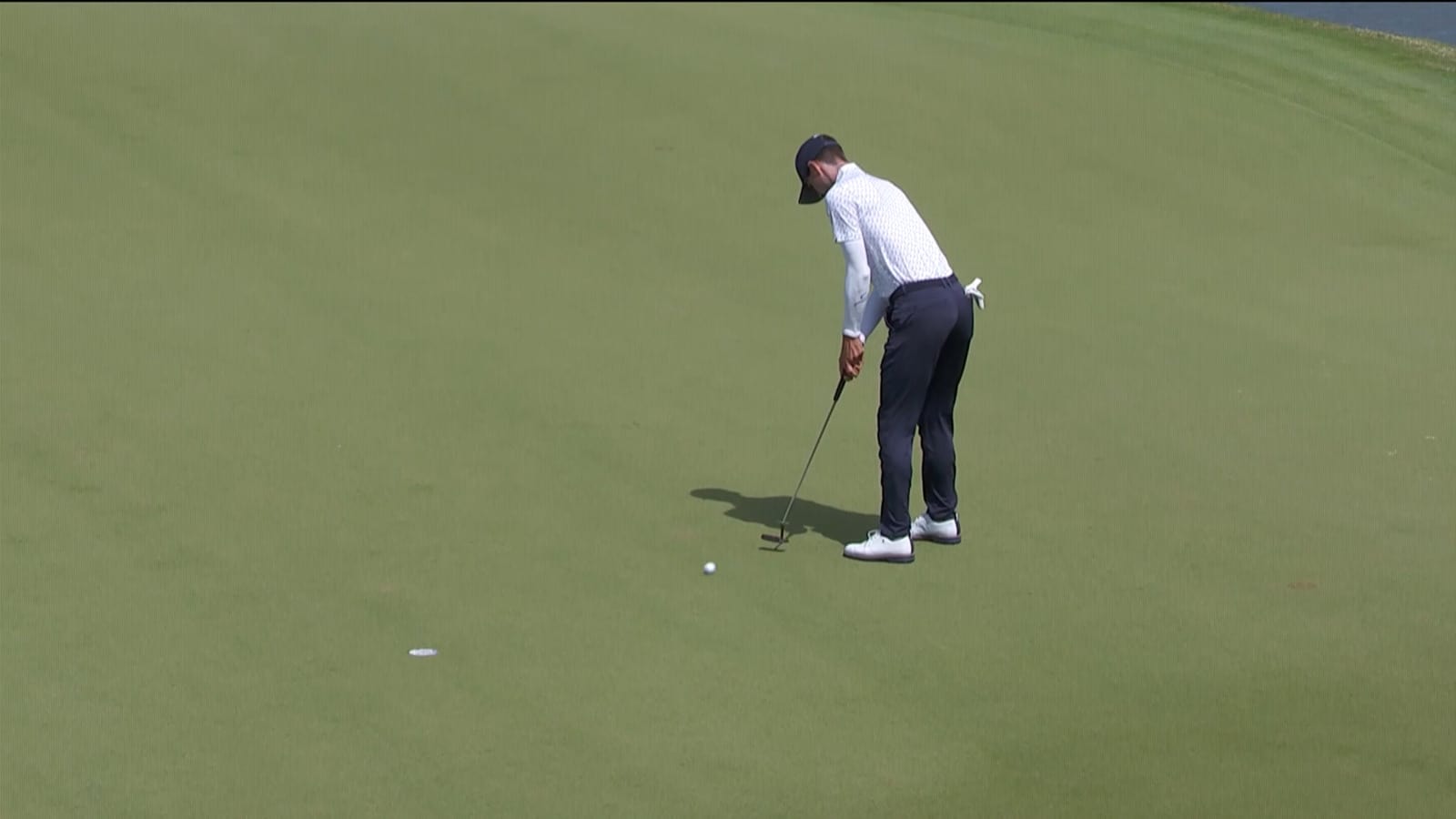 Alex Smalley cleans up for birdie at Mexico Open