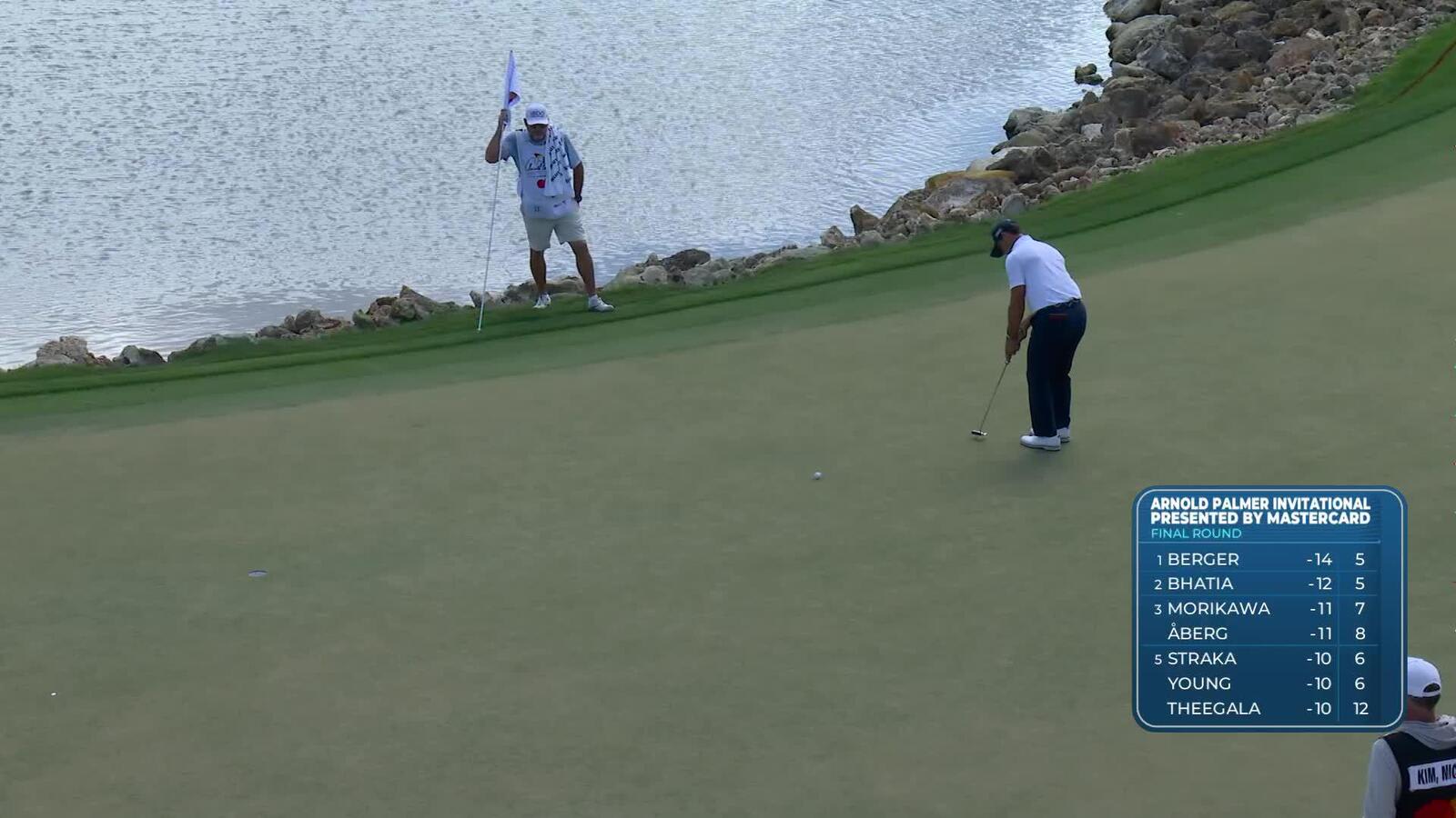 Billy Horschel sinks 19-foot birdie putt on No. 18 at Arnold Palmer