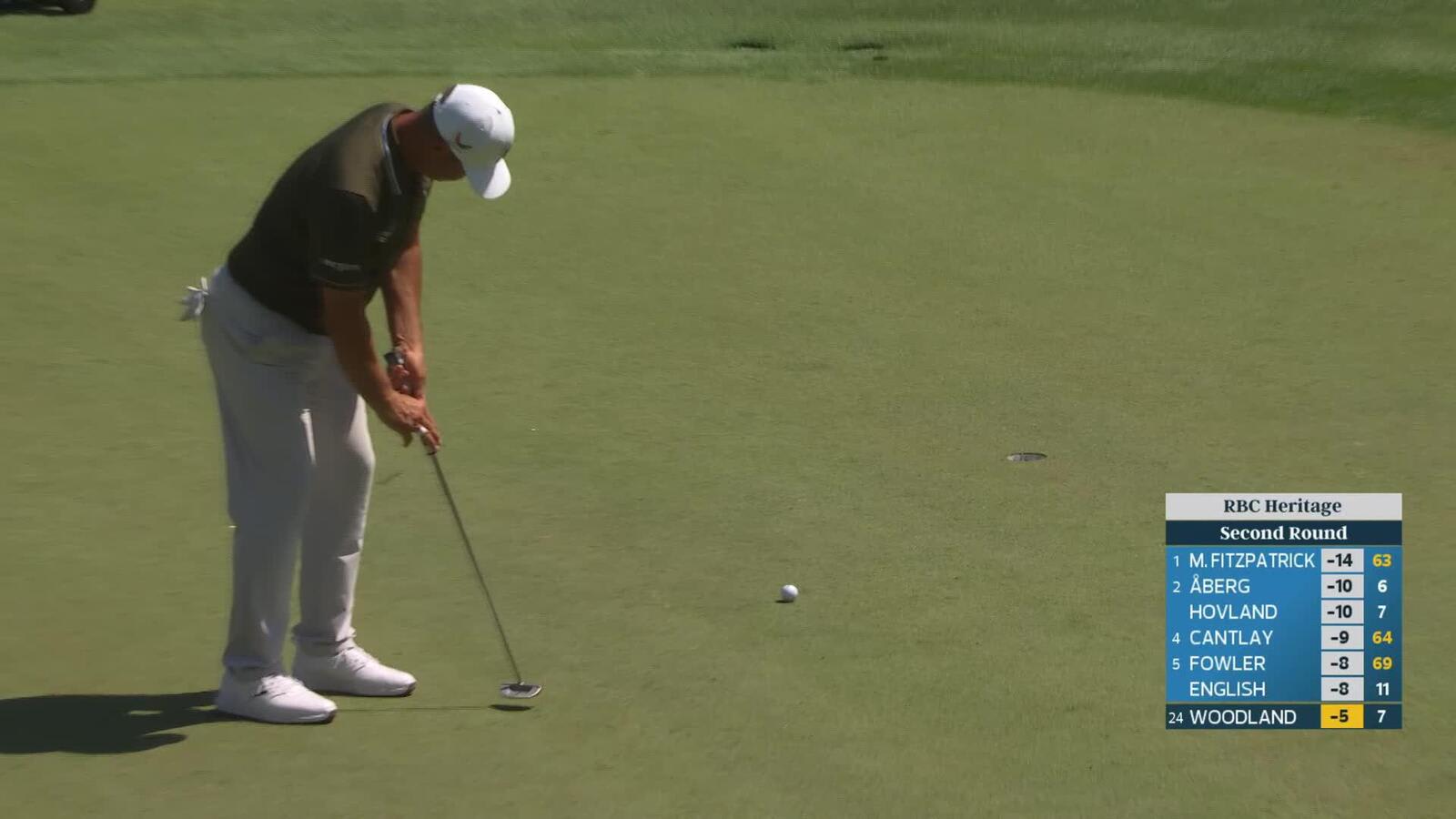 Gary Woodland sinks 11-foot putt for birdie on No. 8 at RBC Heritage