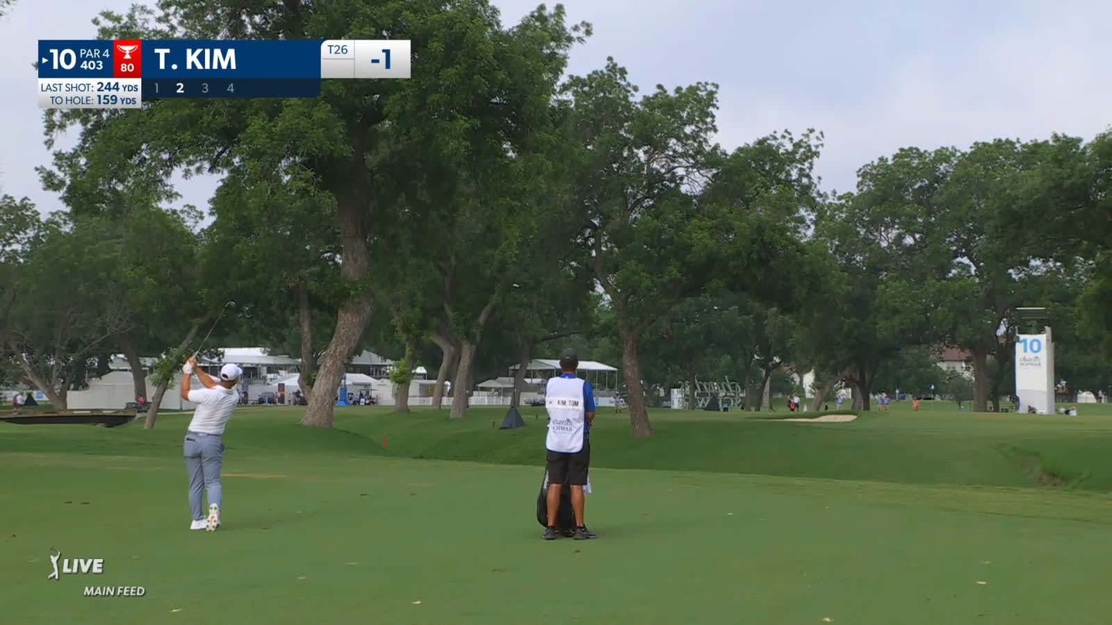 Tom Kim sticks approach to set up birdie at Charles Schwab