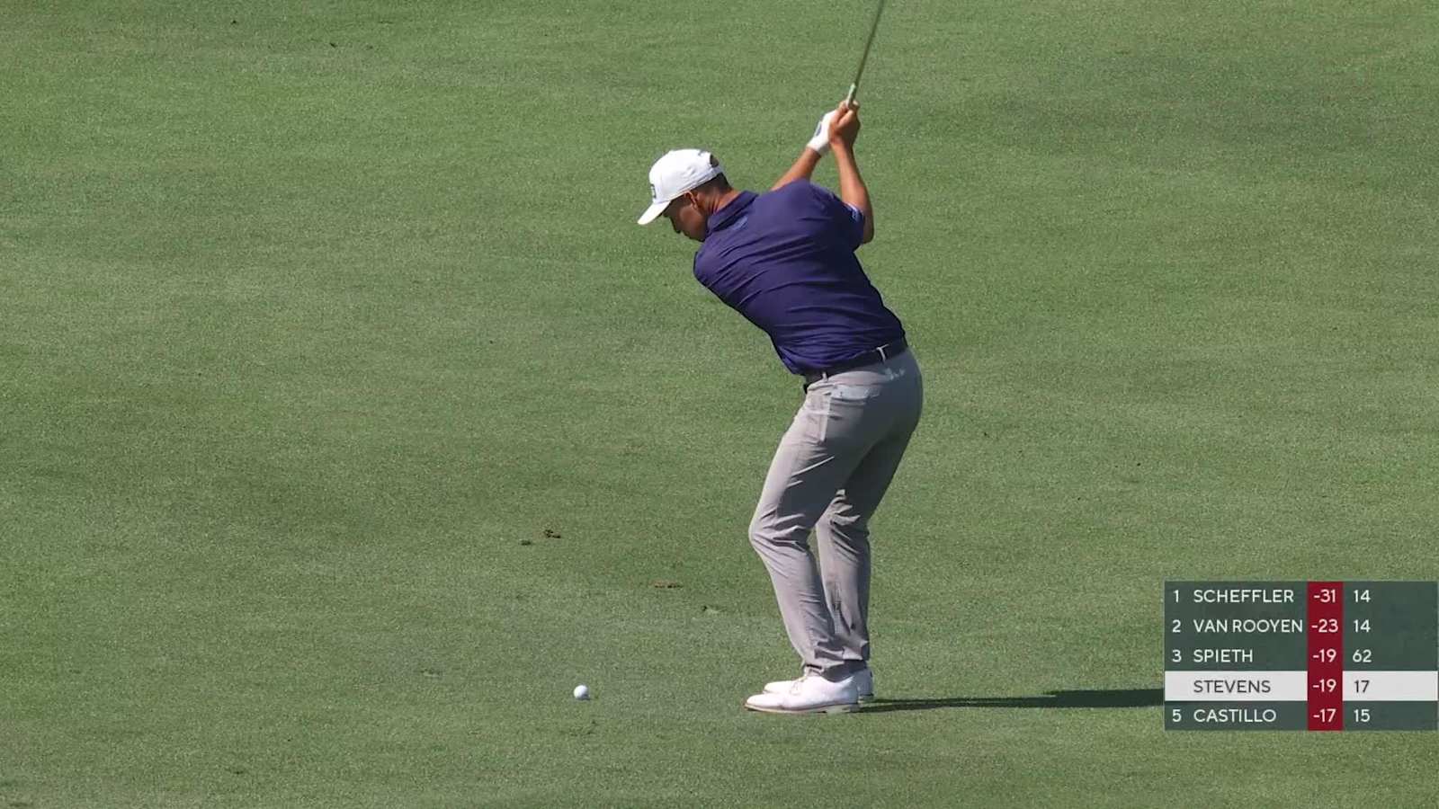 Sam Stevens makes birdie on No. 18 at THE CJ CUP