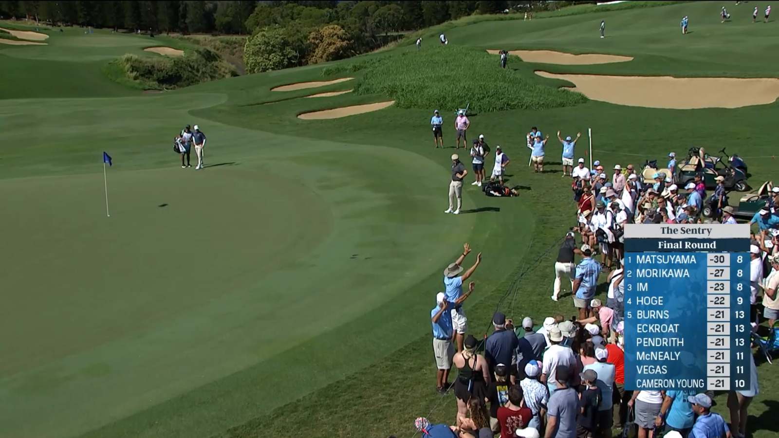 Sungjae Im hits amazing flop shot from the gallery to save birdie at The Sentry