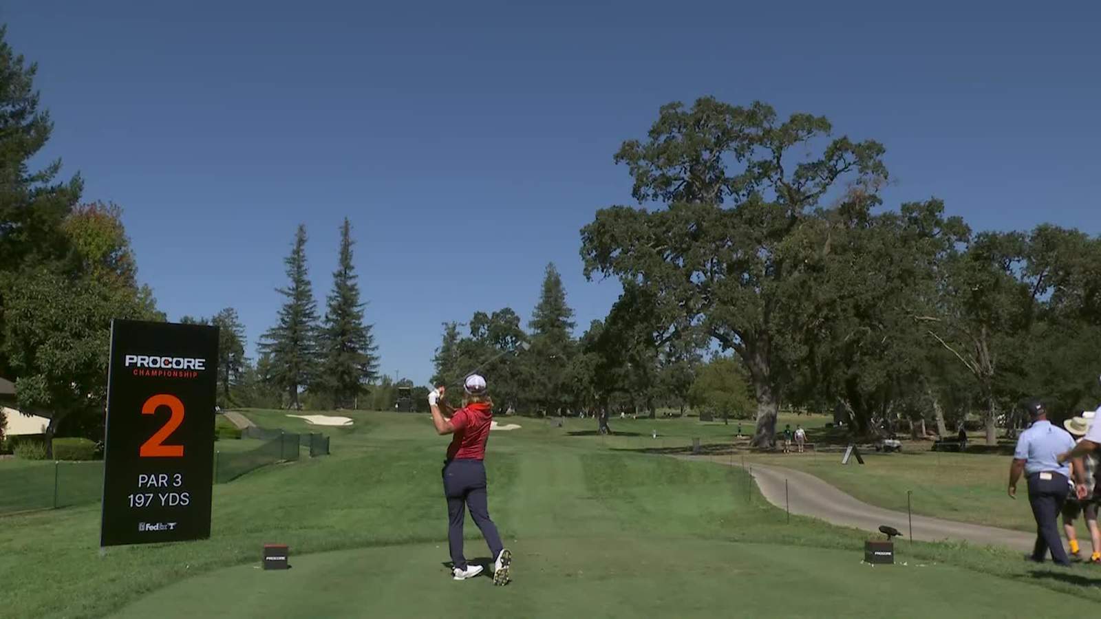 Austin Cook uses ridge to set tee shot up for birdie at Procore