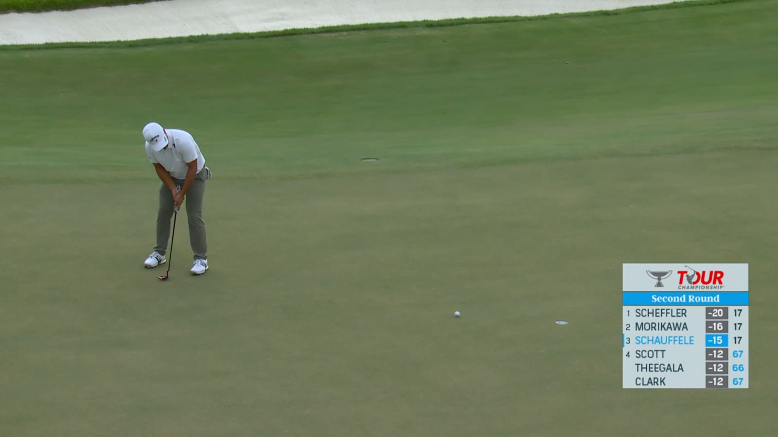 Xander Schauffele holes 12-foot putt for birdie at TOUR Championship