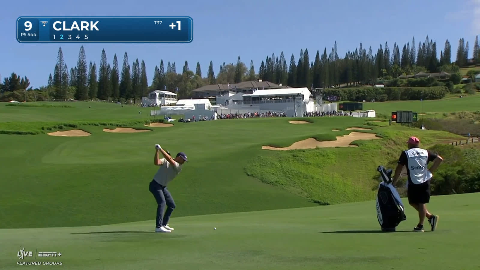 Wyndham Clark goes for green in two and birdies at The Sentry