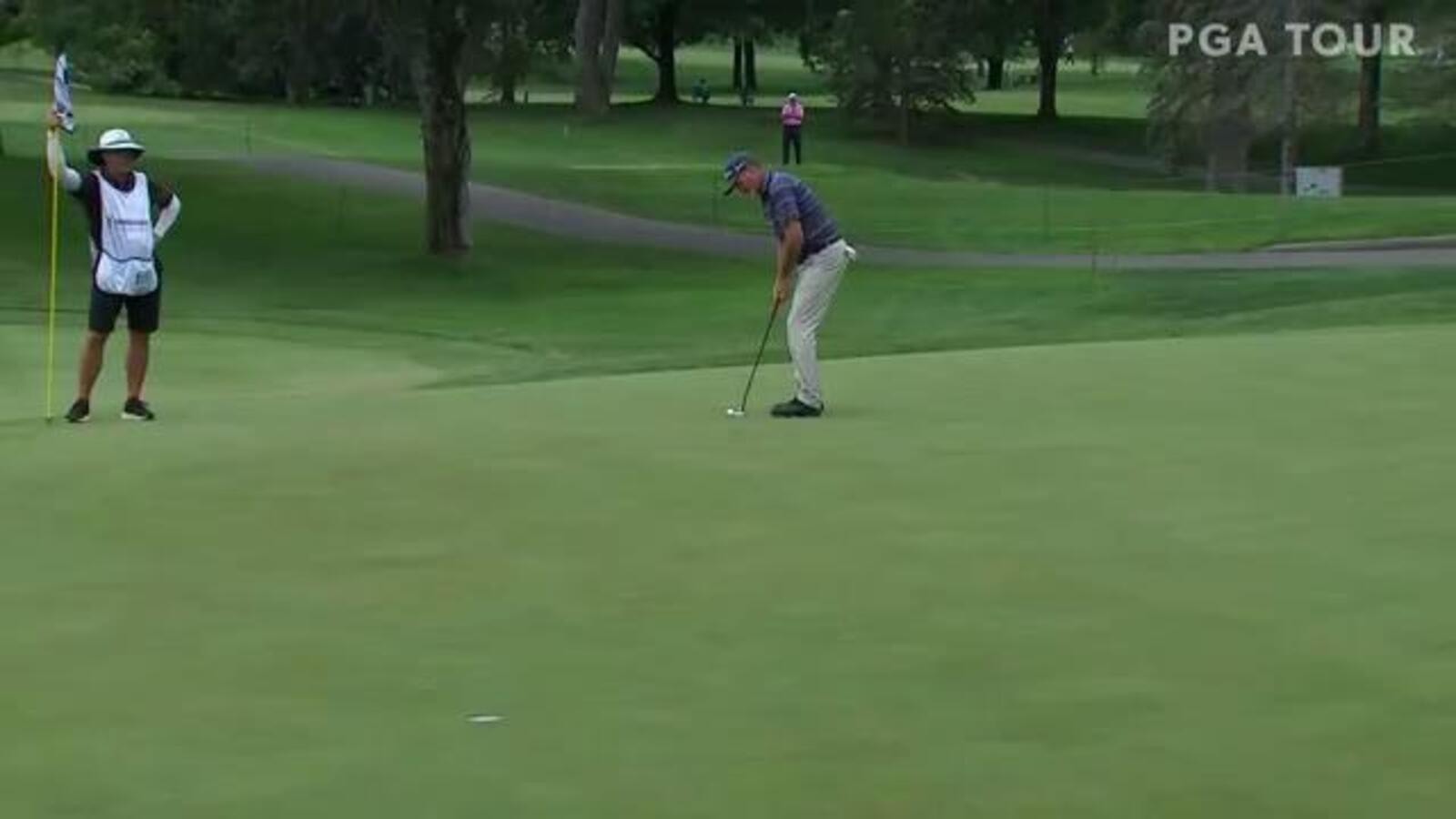 Jerry Kelly drains a long birdie at the Bridgestone SENIOR PLAYERS