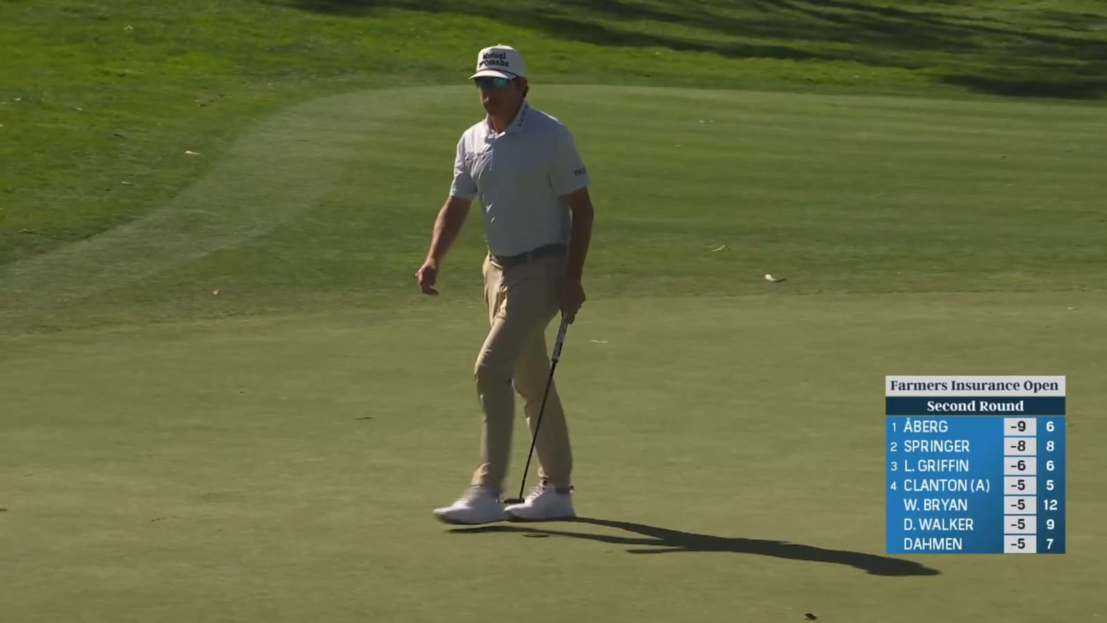 Joel Dahmen sinks a 27-foot birdie putt at Farmers
