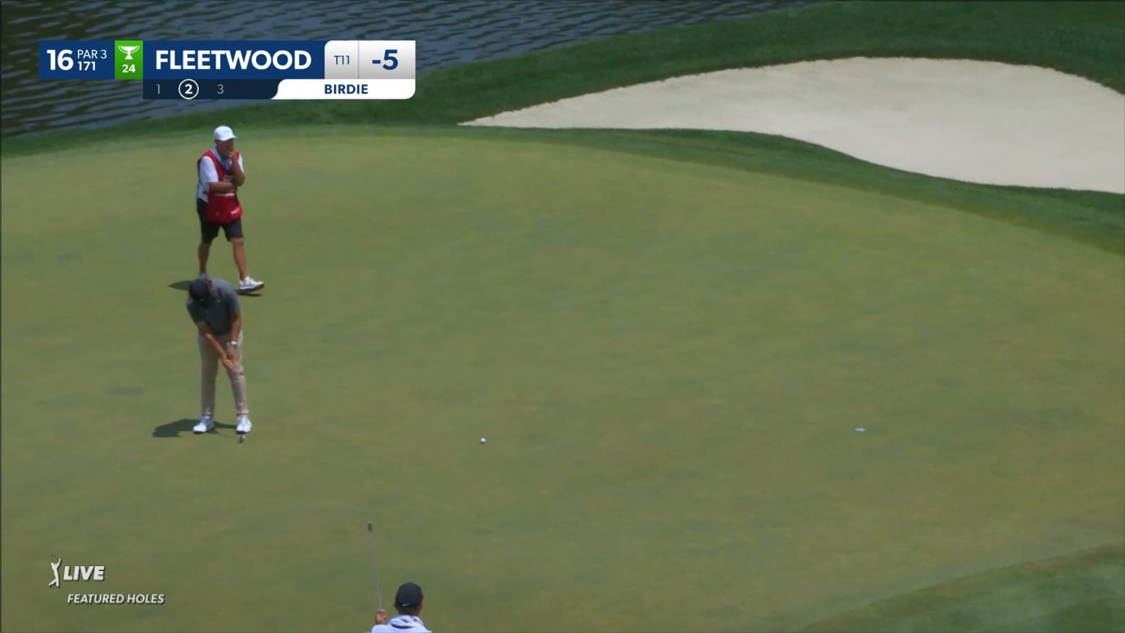 Tommy Fleetwood sinks 18-foot birdie putt at Travelers