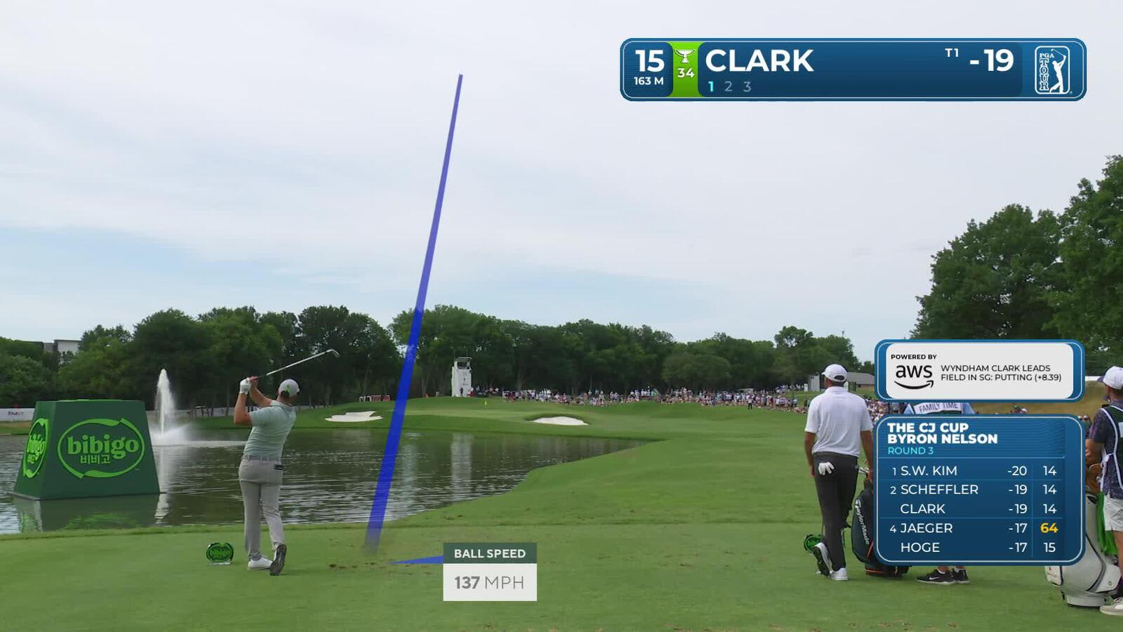Wyndham Clark sinks 25-foot birdie putt on No. 15 at THE CJ CUP