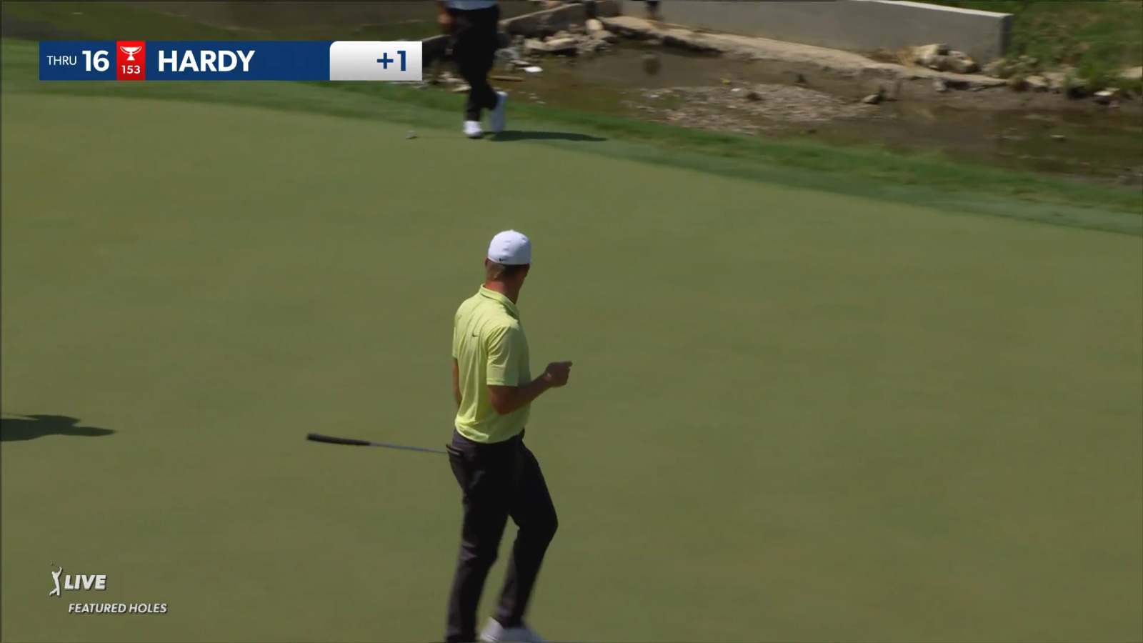 Nick Hardy rolls in 40-footer for birdie at Charles Schwab
