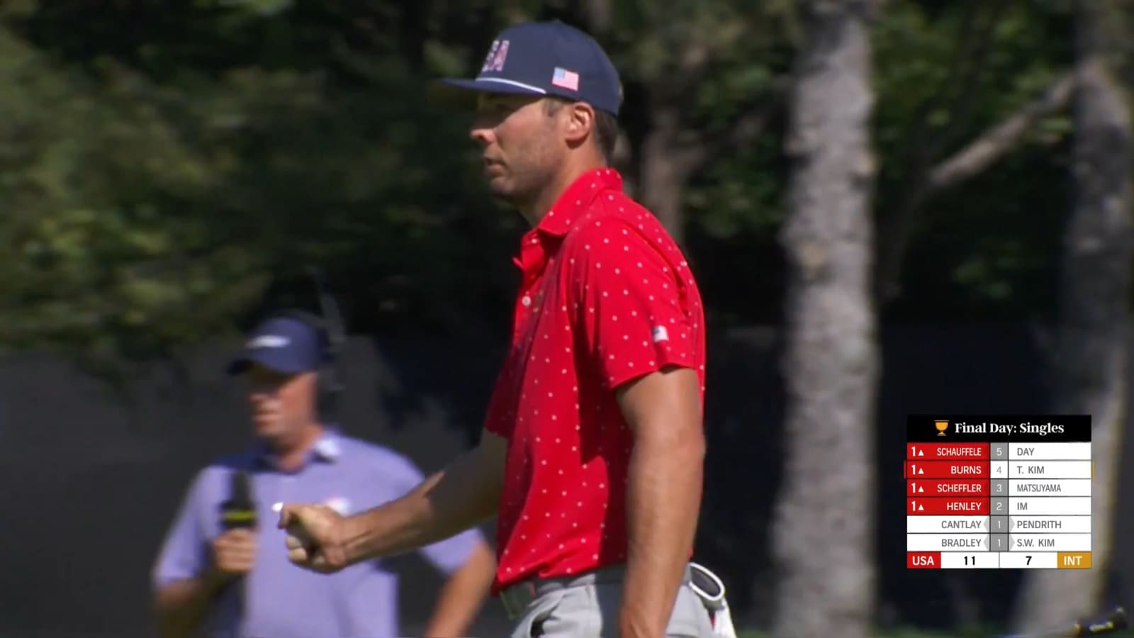 Sam Burns pours in 54-foot birdie putt at Presidents Cup