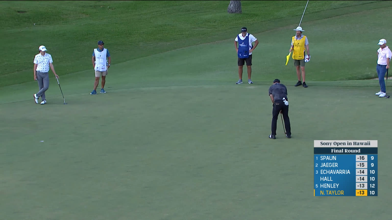 Nick Taylor buries long-range birdie putt at Sony Open