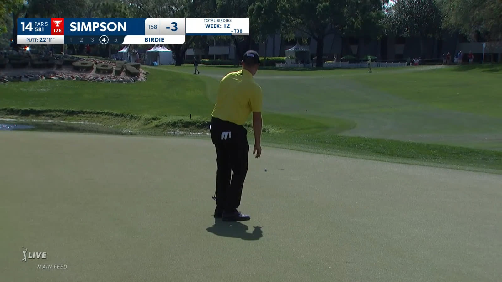 Webb Simpson bends in 22-footer for birdie at Valspar