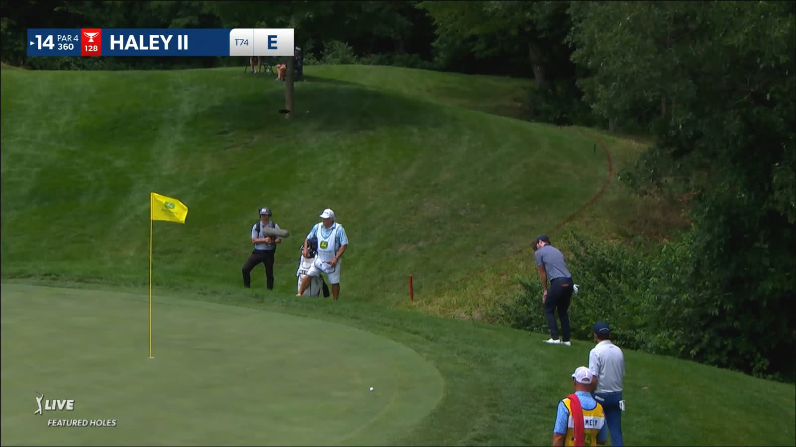 Grayson Murray chips it in for birdie at John Deere