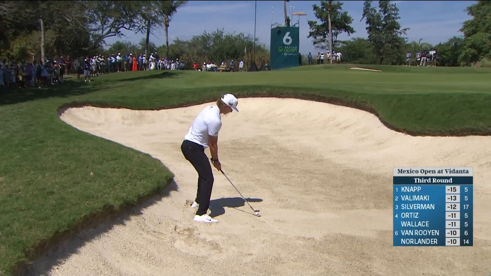 Jake Knapp hits impressive bunker shot and birdies at Mexico Open