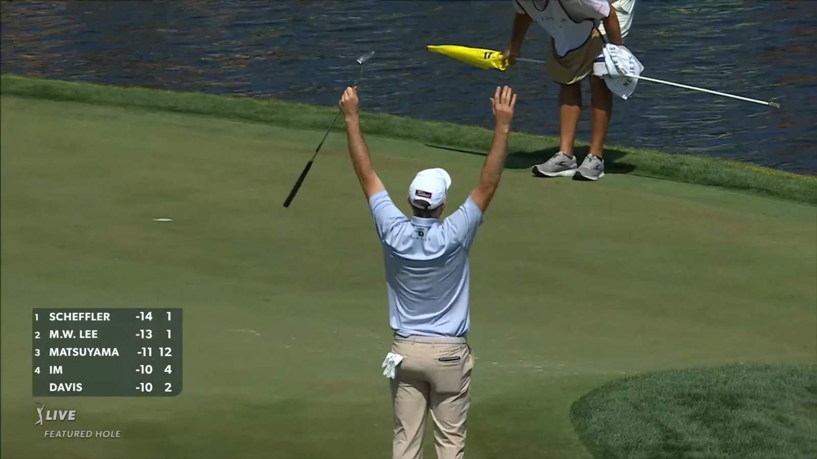 Russell Henley bends in 47-footer for birdie at THE PLAYERS