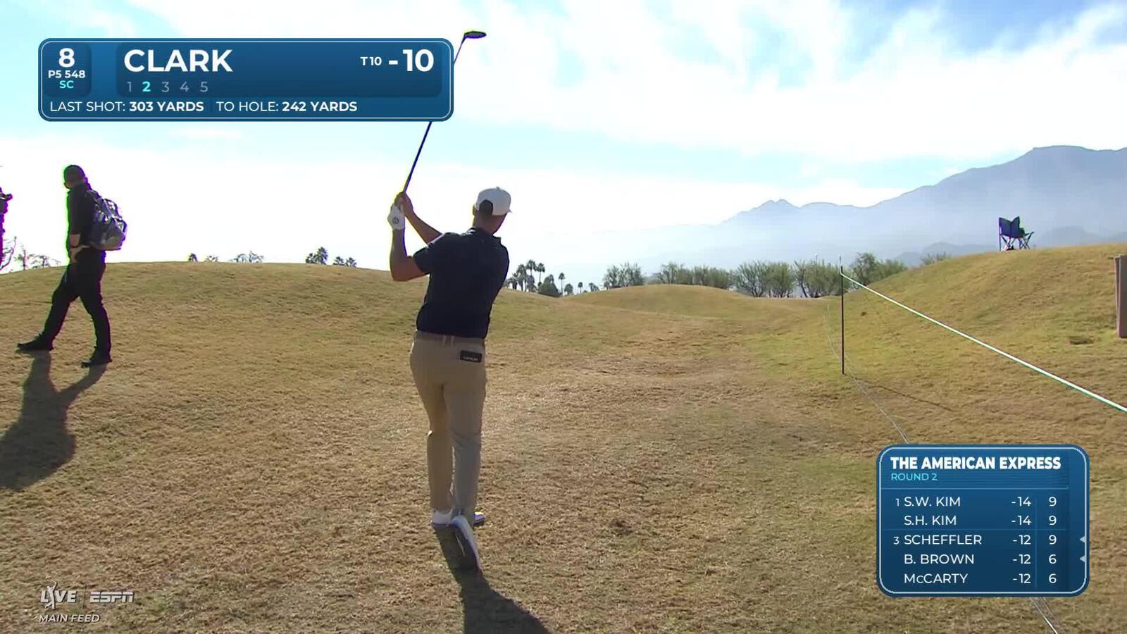 Wyndham Clark sinks 3-foot birdie putt on No. 8 at The American Express