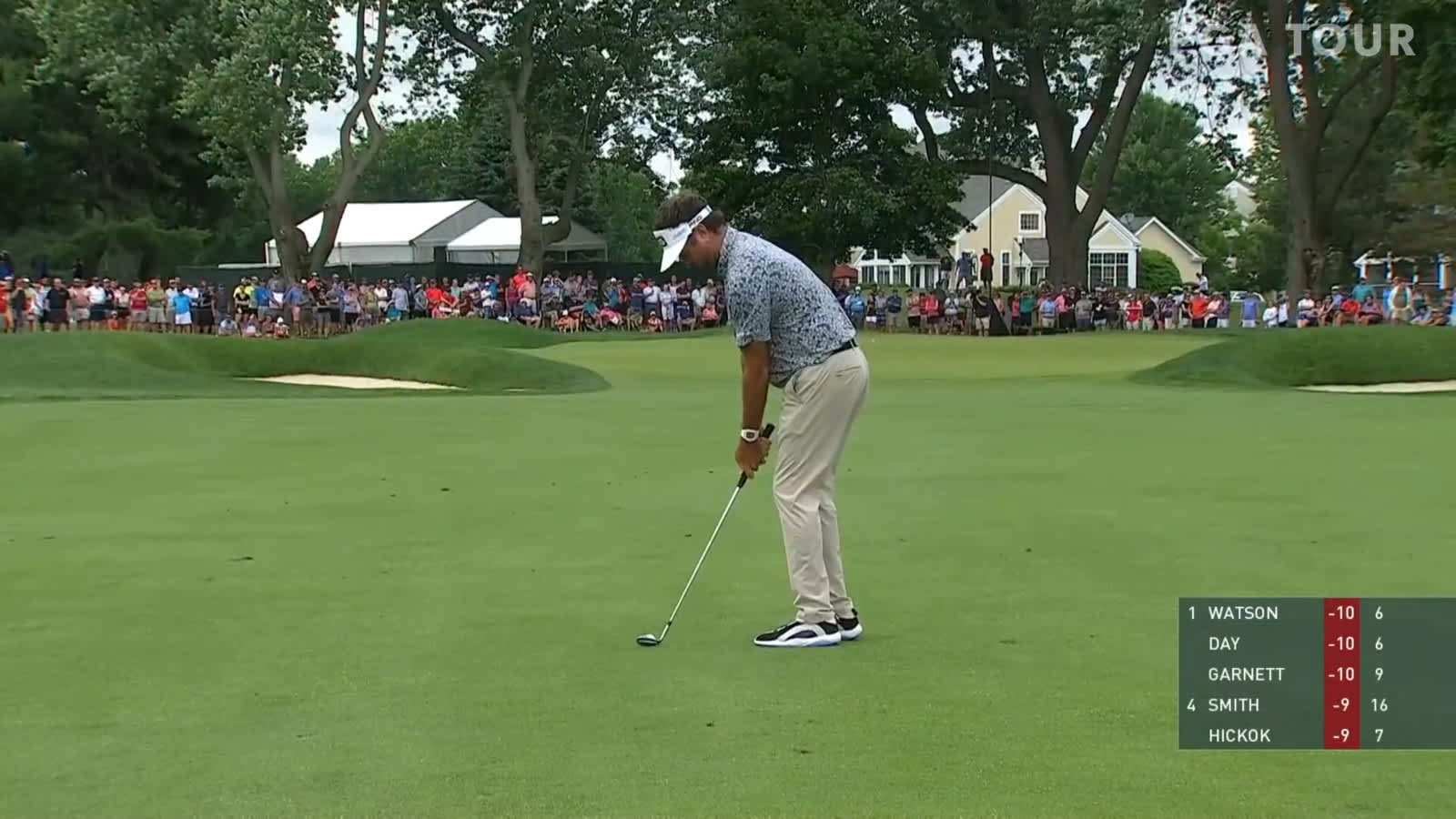 Bubba Watson's 350-yard drive and tight wedge lead to birdie at Travelers