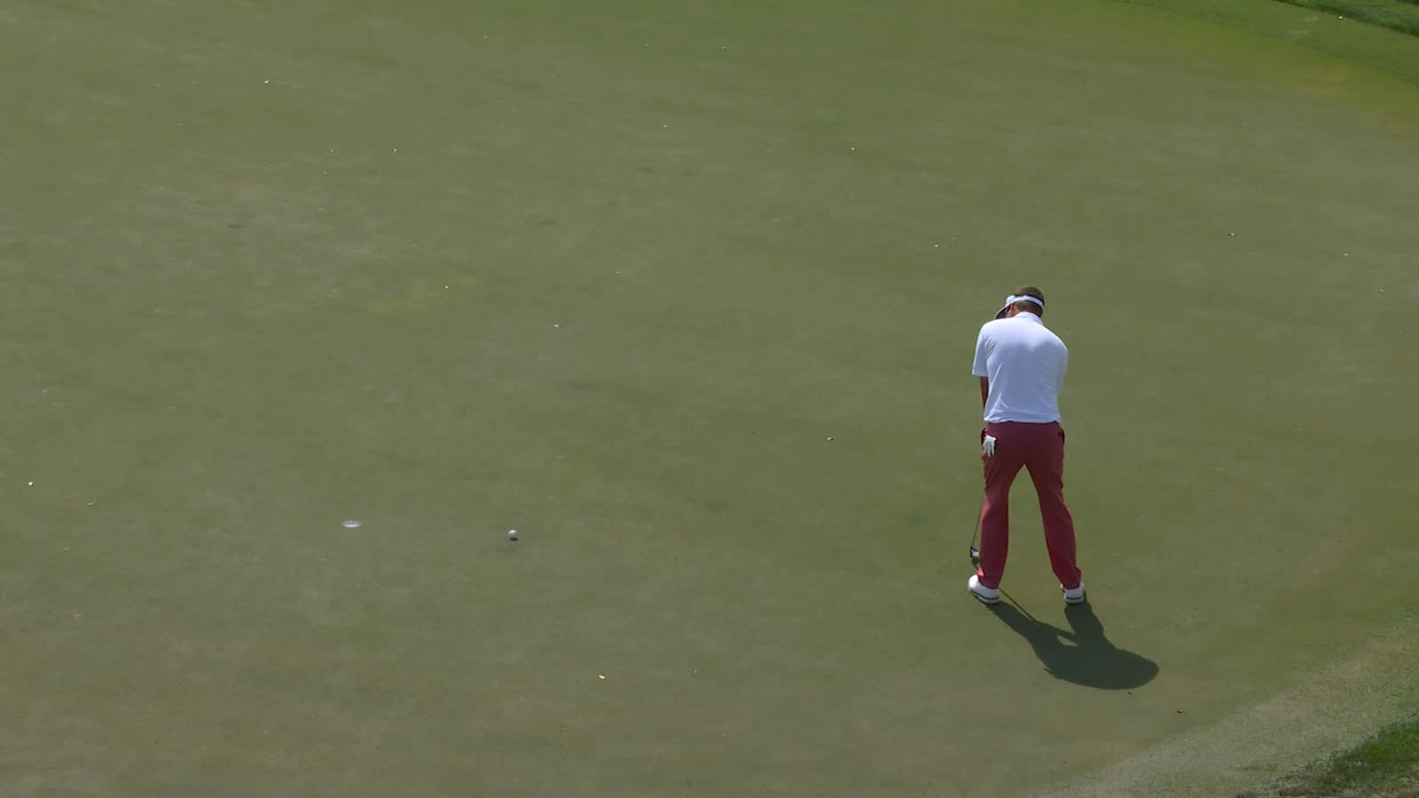 Keith Mitchell rolls in 11-footer for birdie at Cognizant Classic