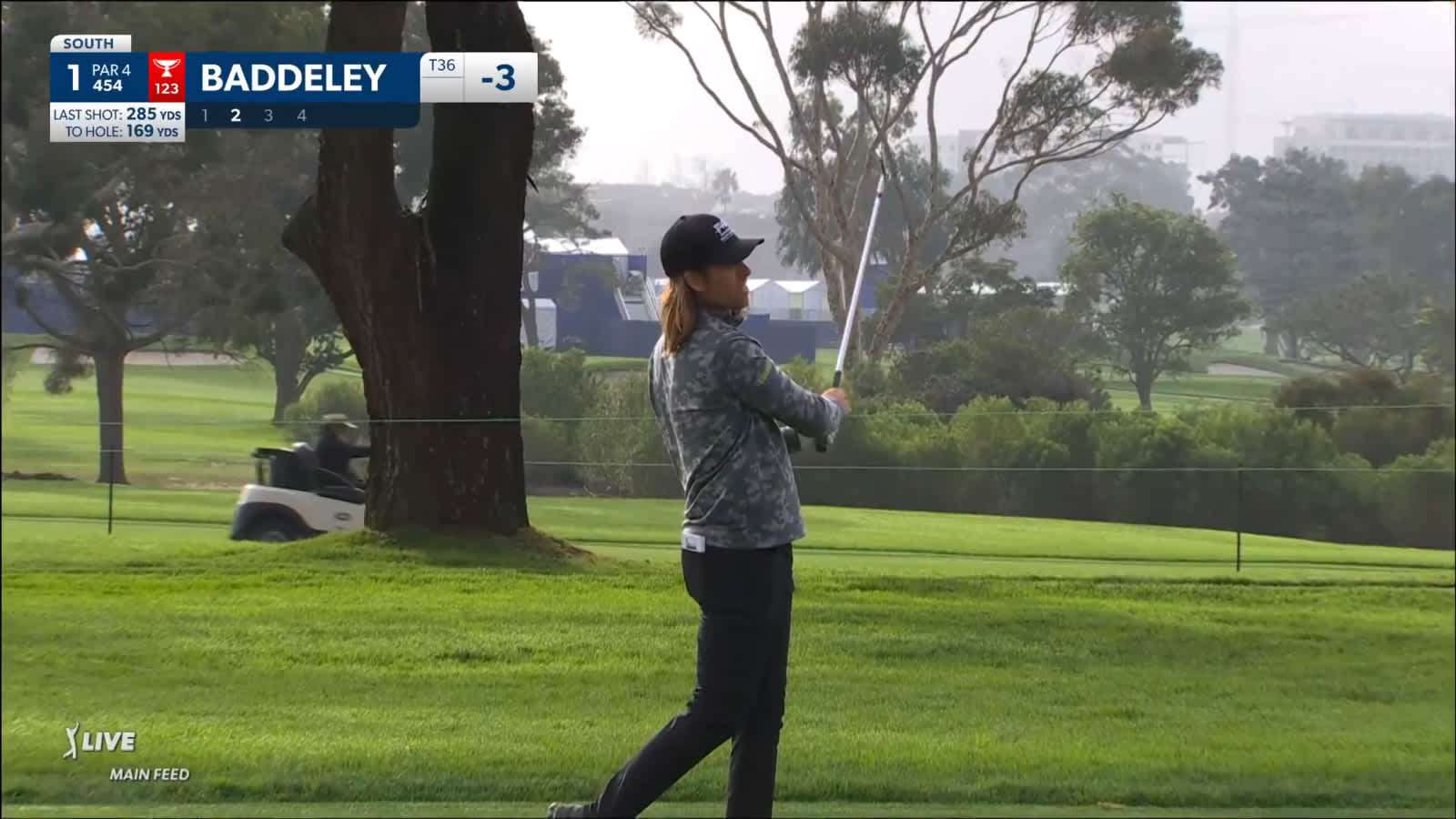 Aaron Baddeley throws a dart to set up birdie at Farmers