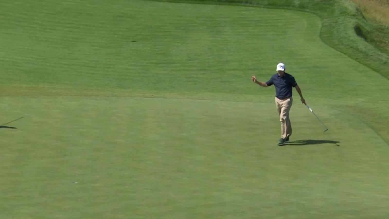 Shaun Micheel rolls in a 26-foot putt for birdie at PGA Championship