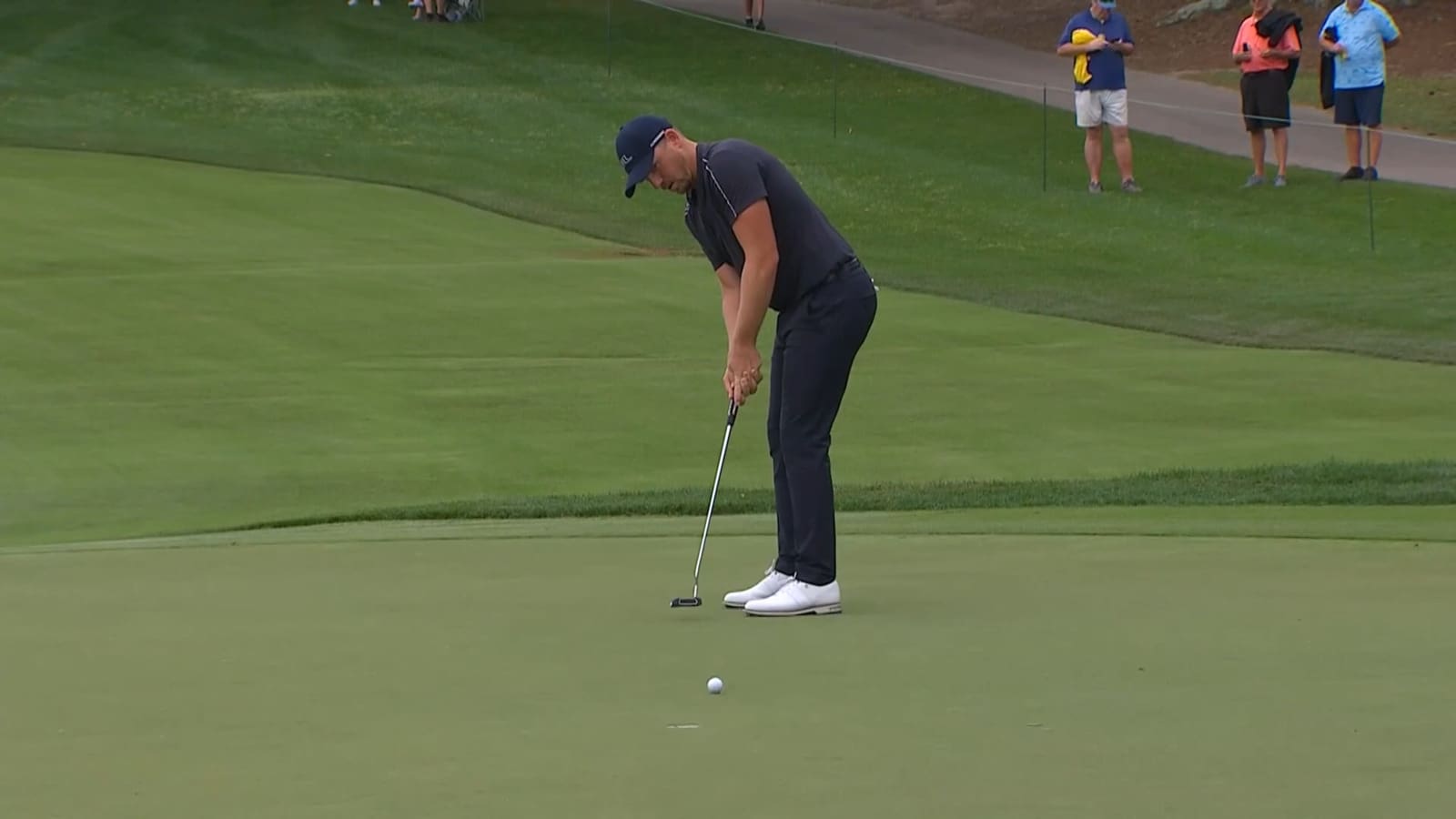Matt Wallace curls in 12-footer for birdie at Myrtle Beach
