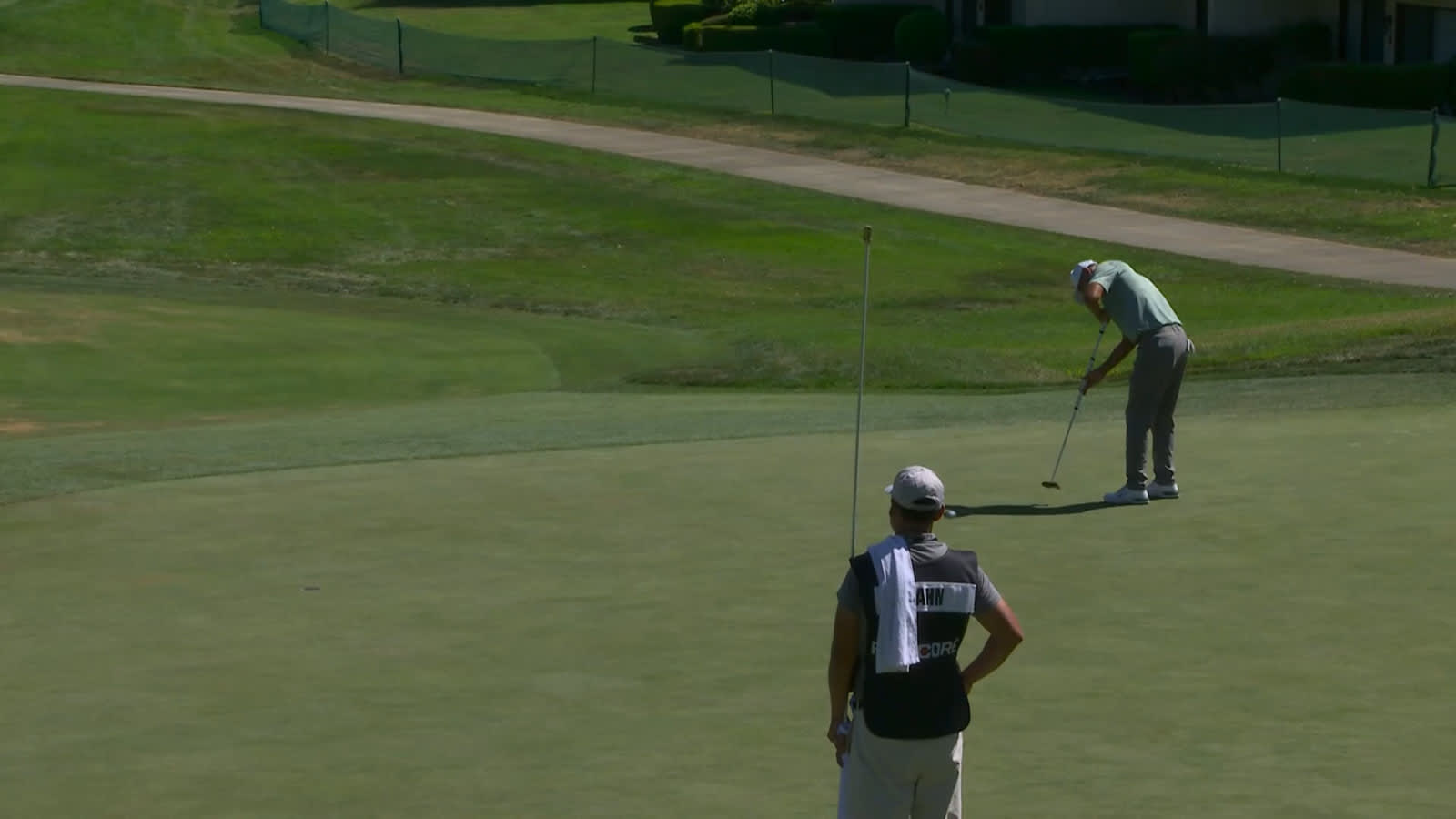 James Hahn rolls in 19-foot birdie putt at Procore