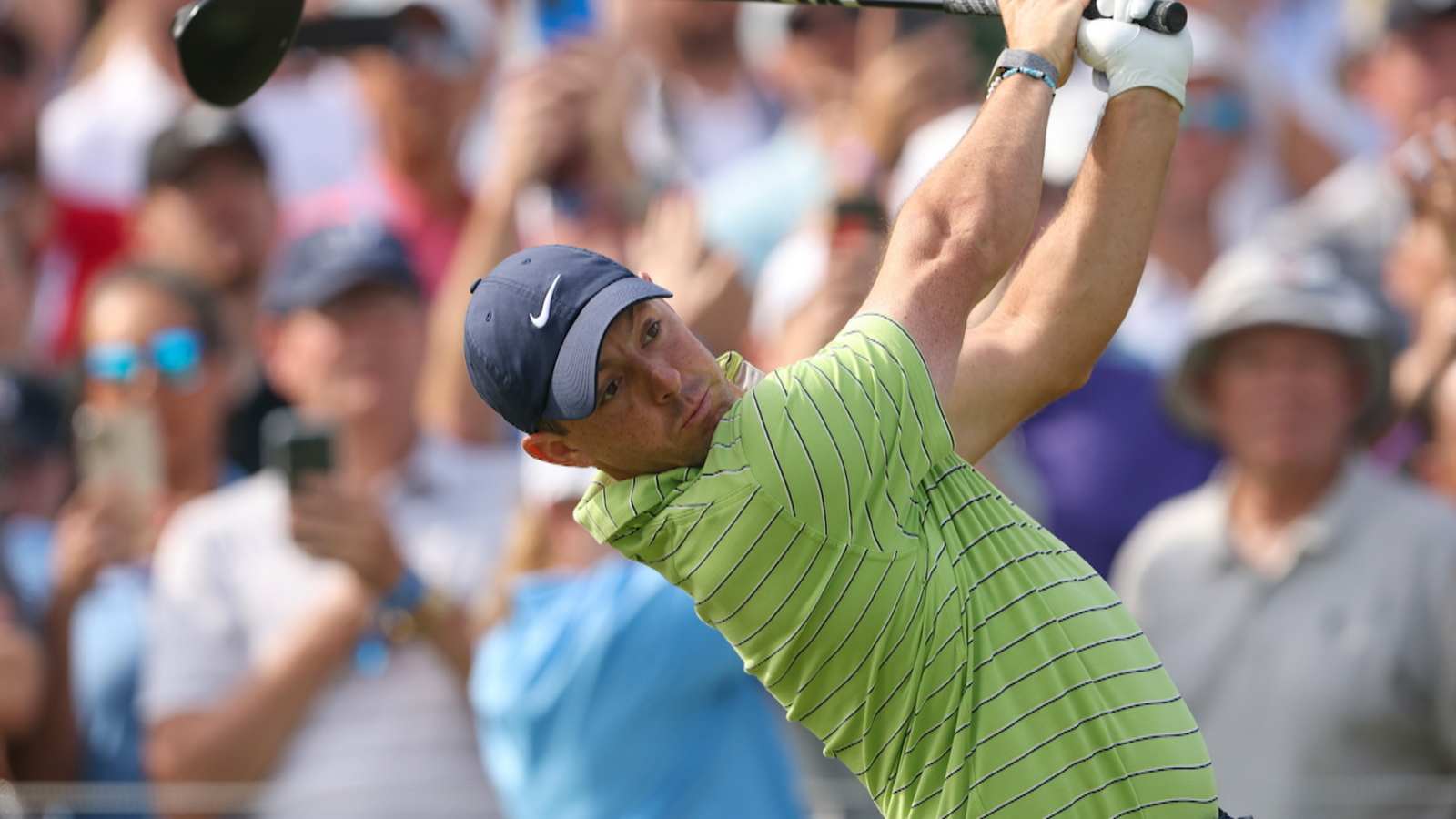 Rory McIlroy’s driving display leads to early lead at PGA Championship
