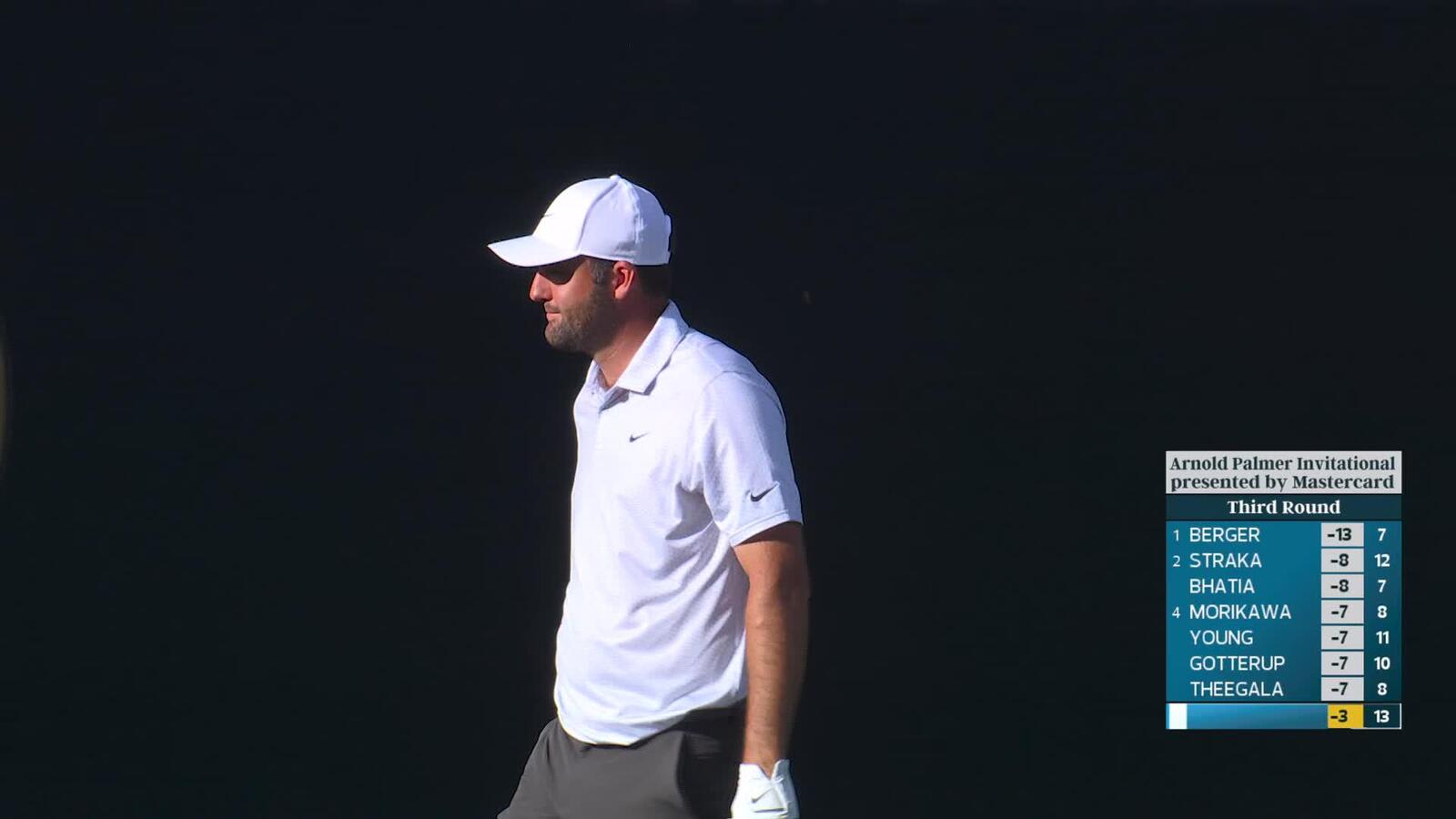 Scottie Scheffler holes out 24-foot birdie putt on No. 14 at Arnold Palmer