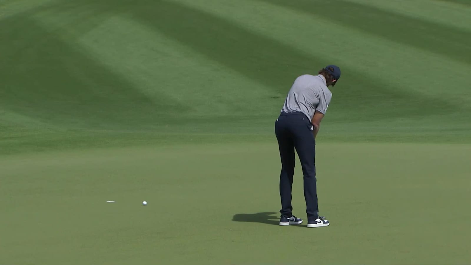 Patrick Rodgers pours in birdie putt at Mexico Open