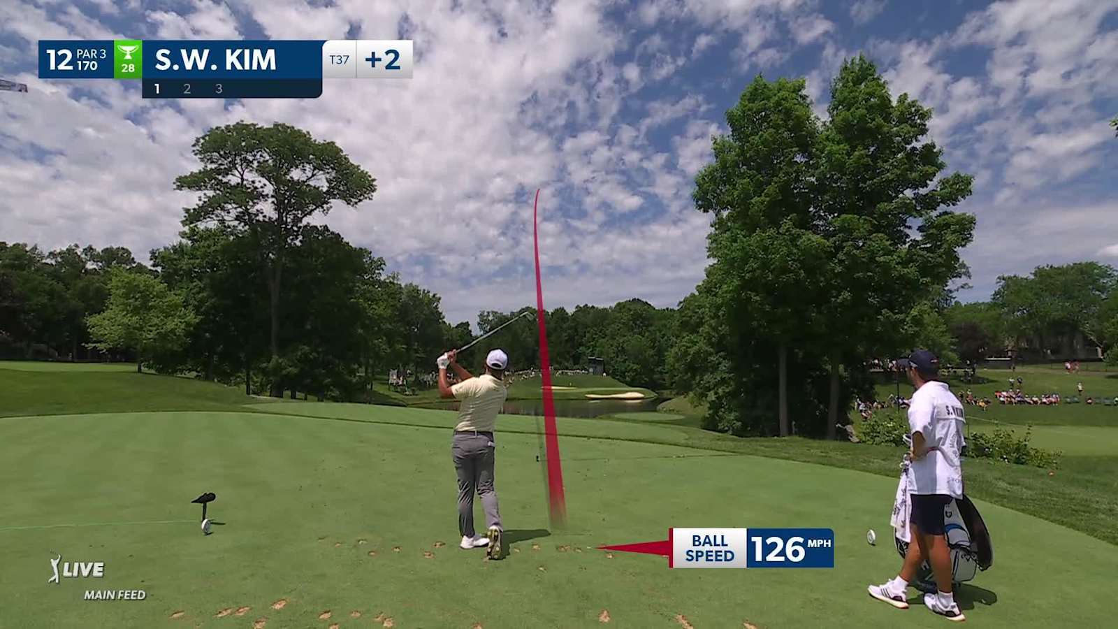 Si Woo Kim throws a dart to set up birdie at the Memorial