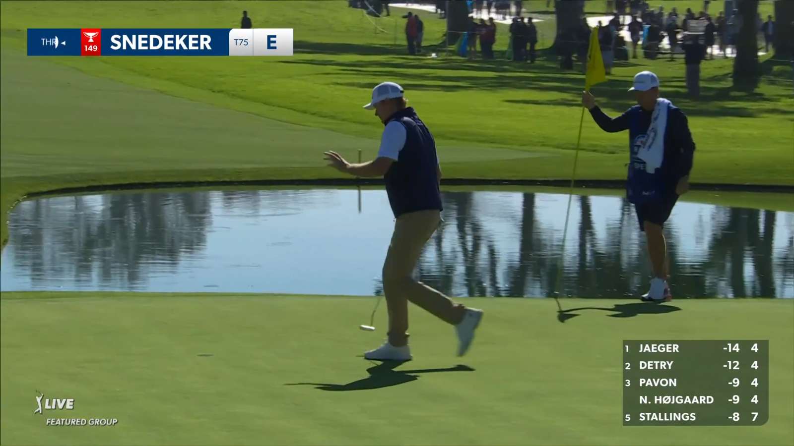 Brandt Snedeker makes birdie on No. 18 at Farmers