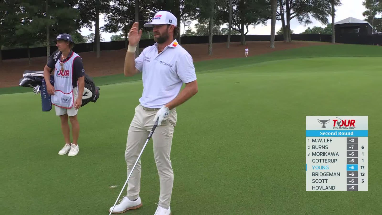 Cameron Young sinks 42-foot eagle putt on No. 18 at TOUR Championship