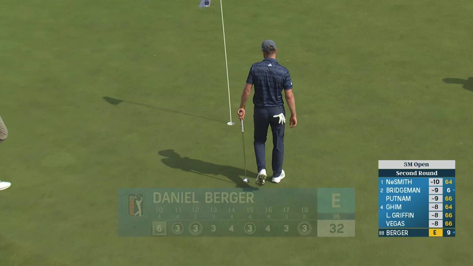 Daniel Berger drains eagle putt from off the green at 3M Open