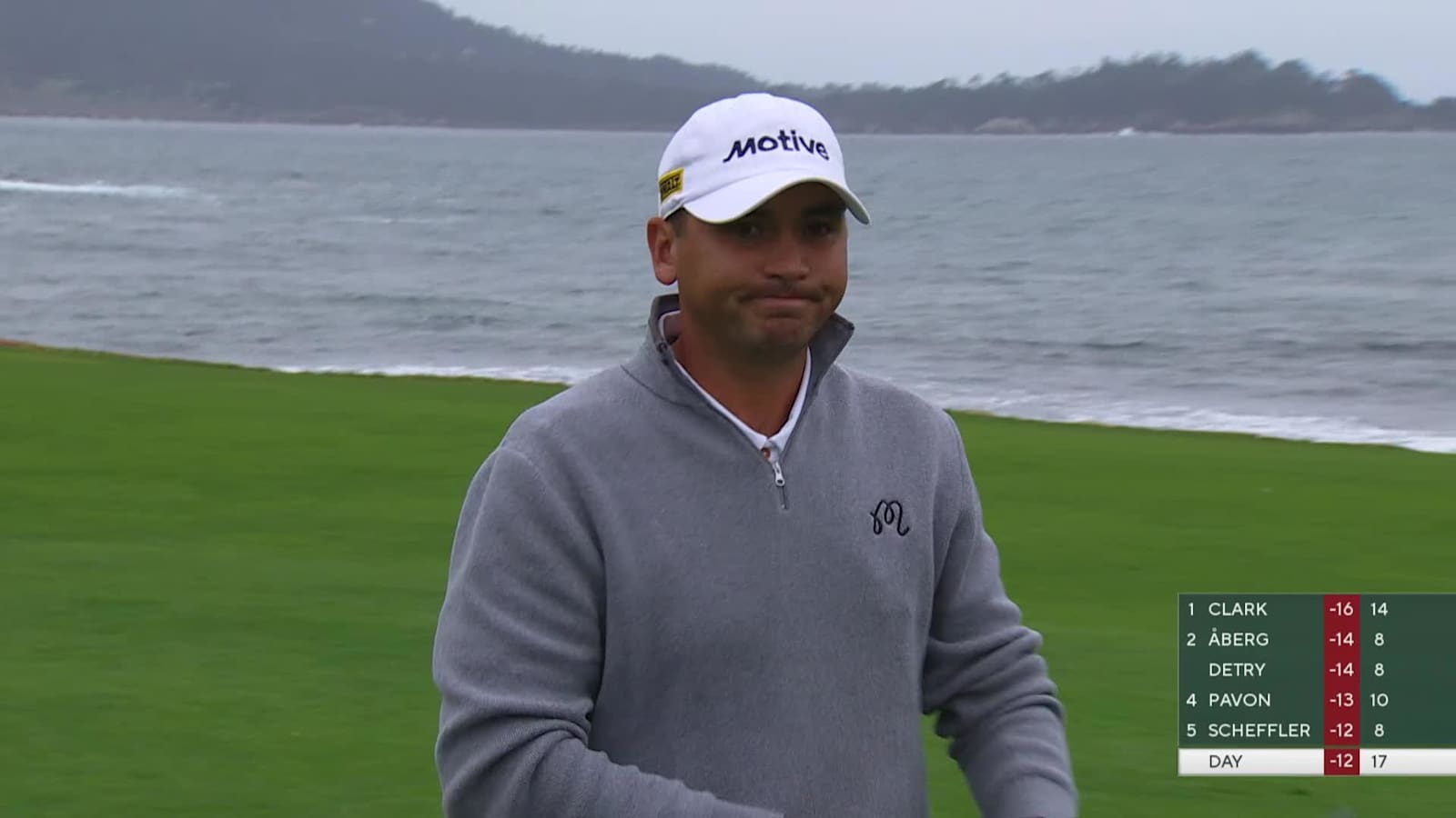 Jason Day lips out eagle putt on No. 18 at AT&T Pebble Beach