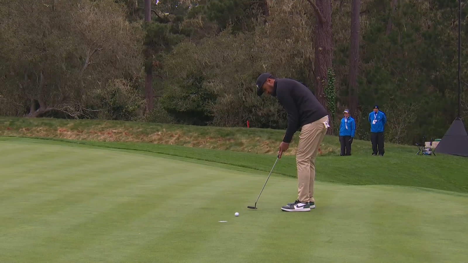 Tony Finau converts birdie putt at AT&T Pebble Beach