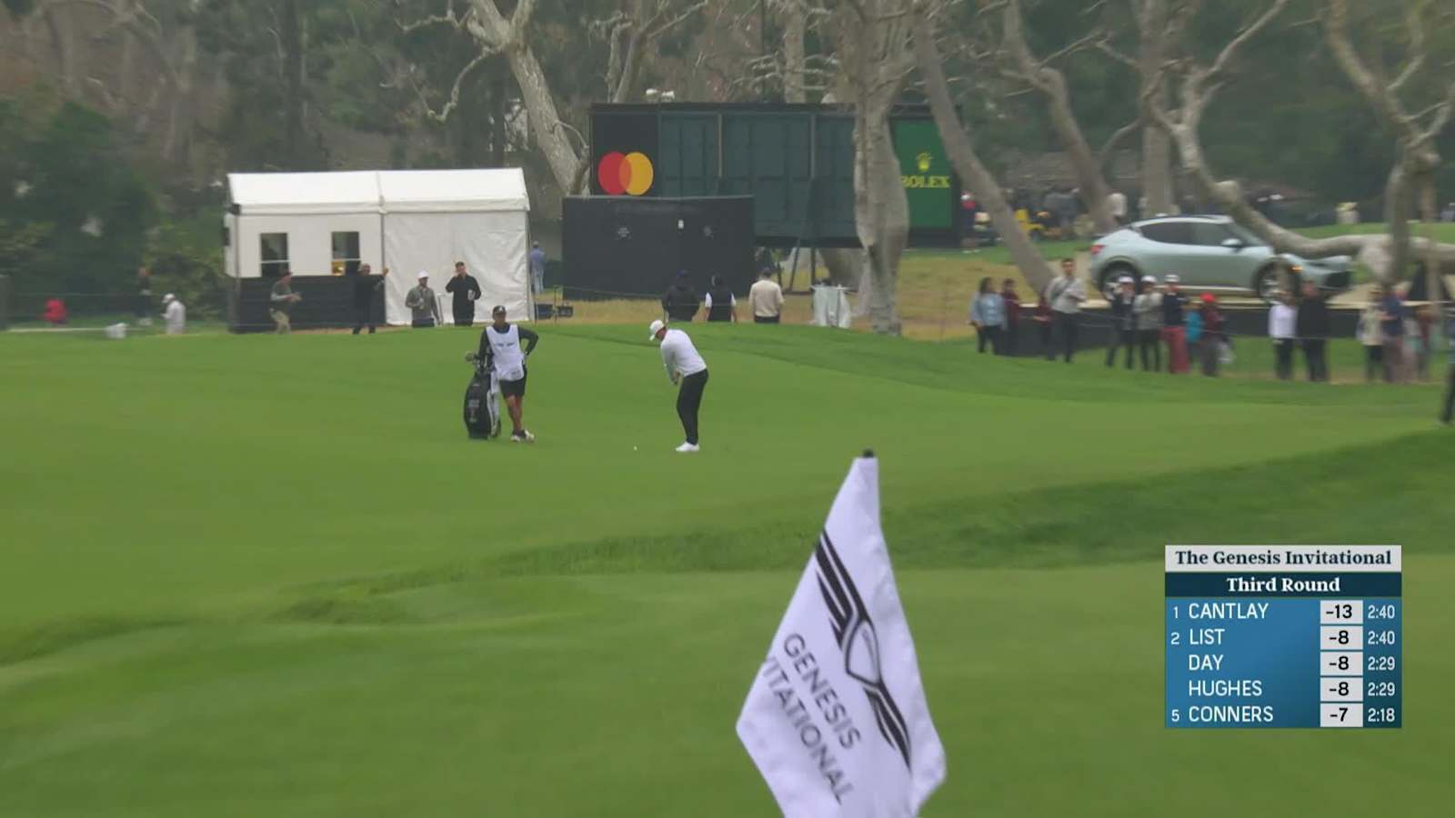 Ludvig Åberg throws dart to set up birdie at Genesis