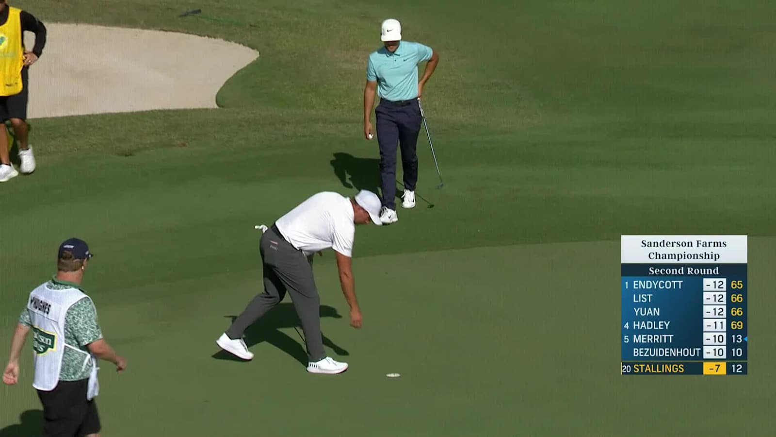 Scott Stallings holes out for birdie on No. 12 at Sanderson Farms