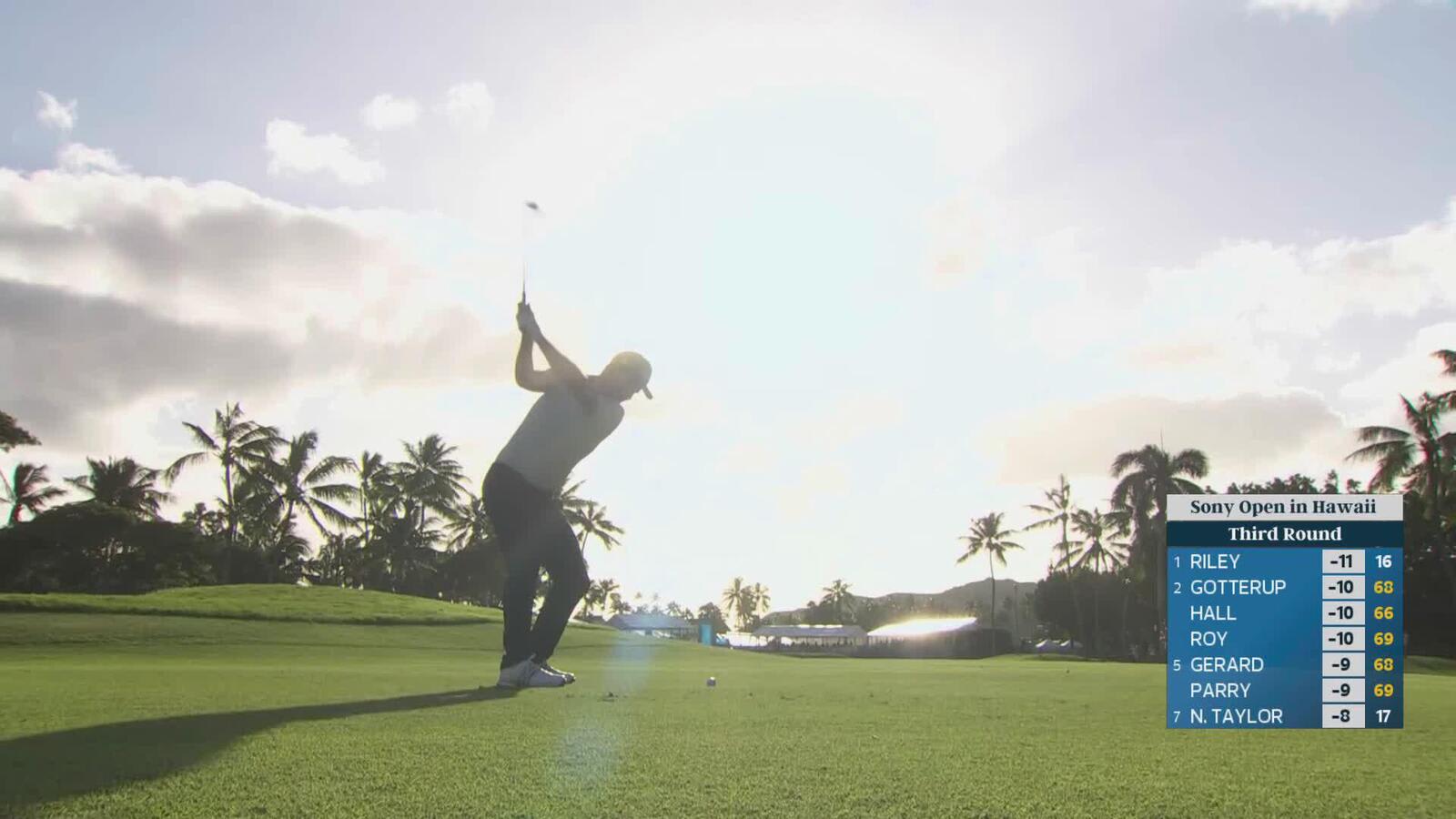 Nick Taylor hits 258-yard approach to 33 feet, sets up birdie on No. 18 at Sony Open