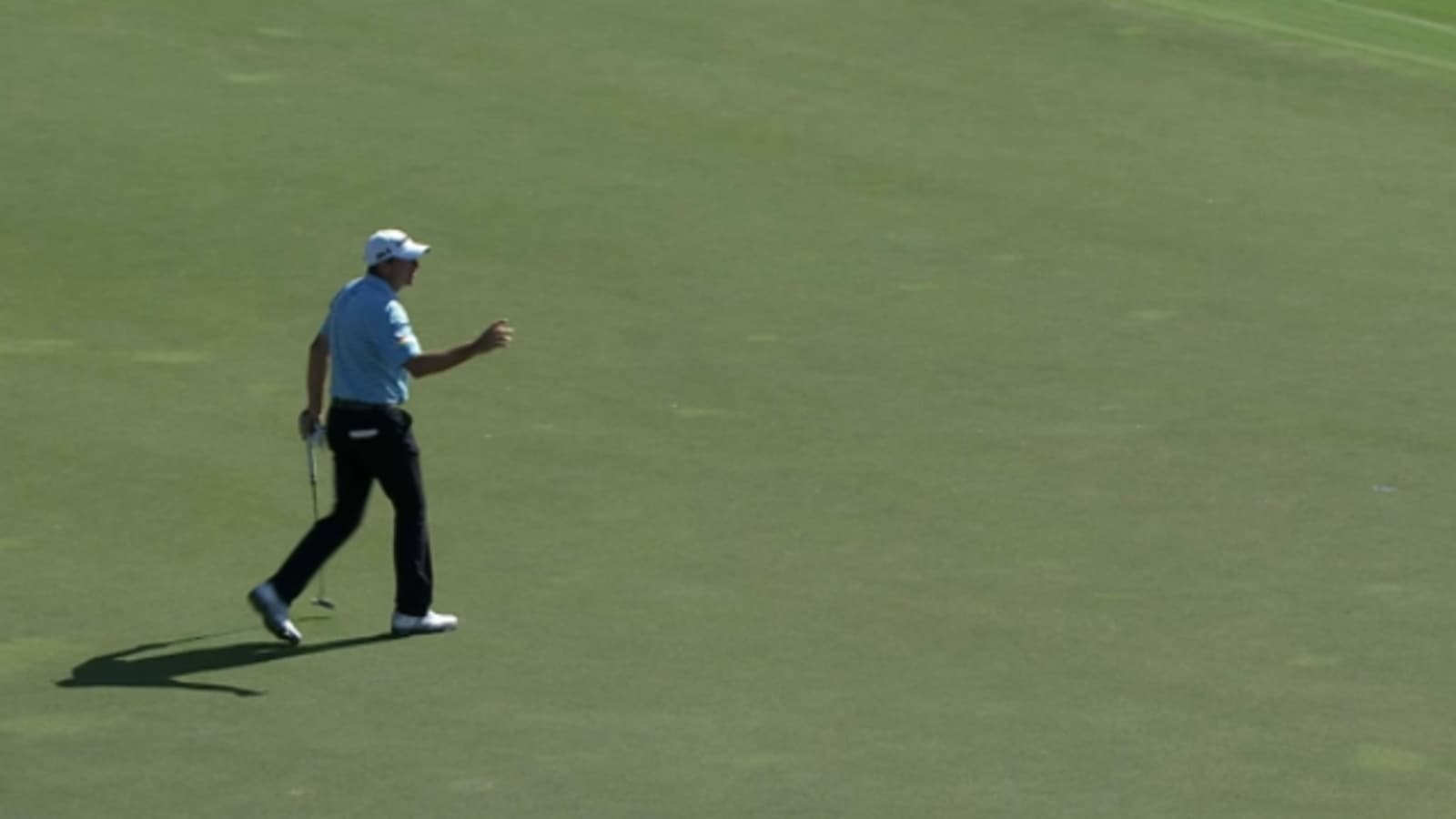 Jim Herman sinks a 21-footer at SBS