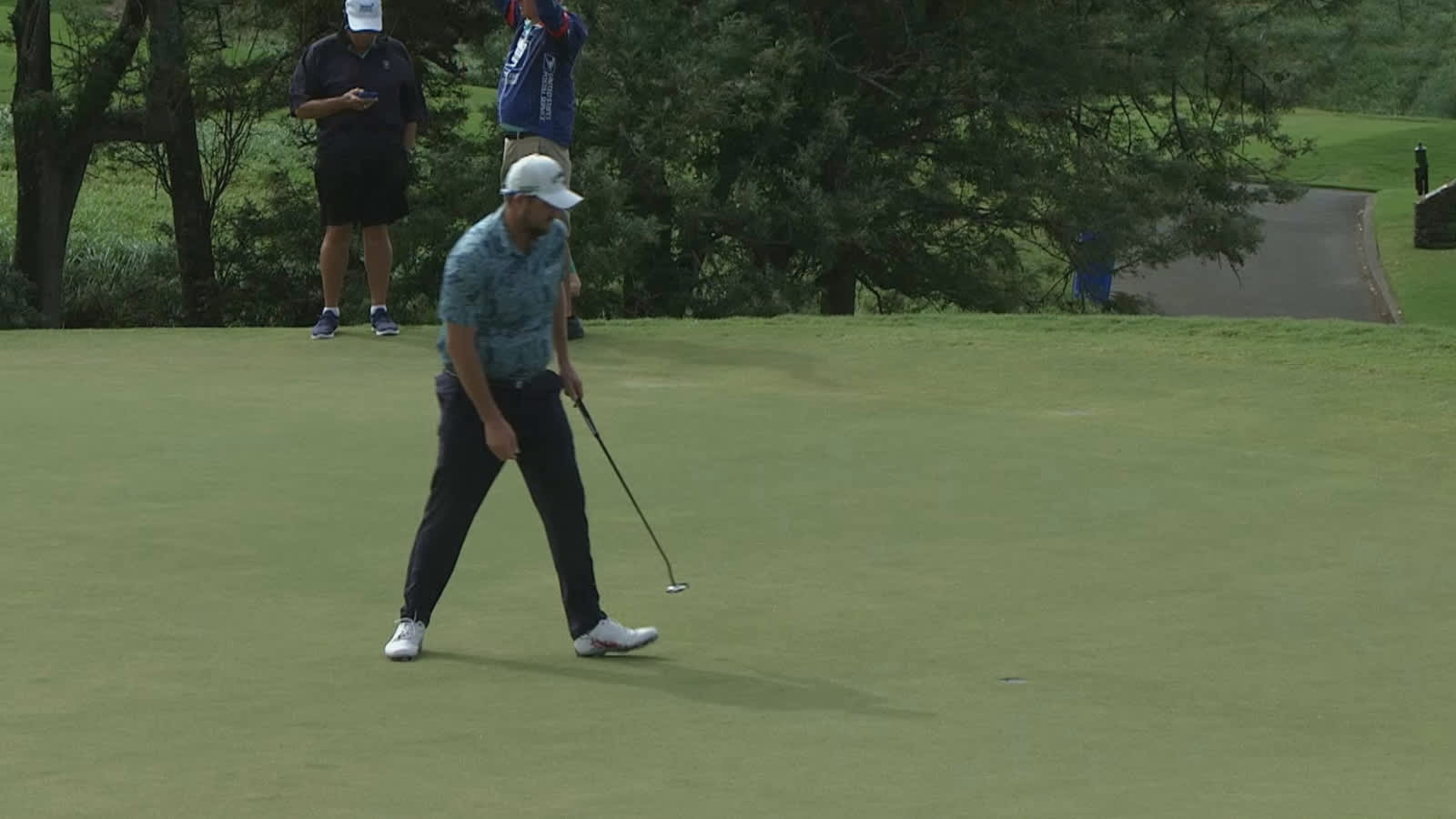 Marc Leishman gets it rolling on No. 11 at Sentry