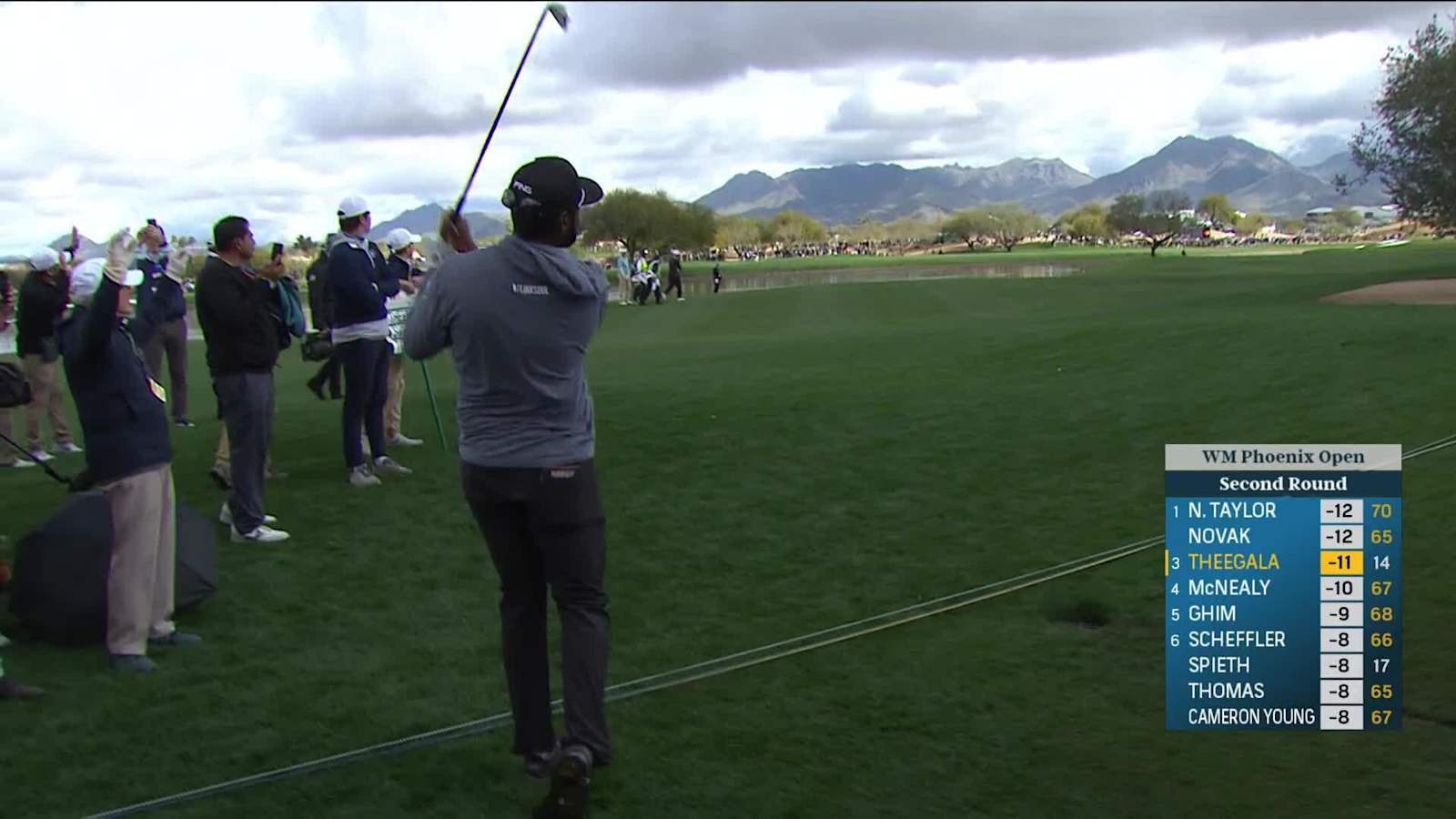 Sahith Theegala avoids water hazard and makes birdie at WM Phoenix Open