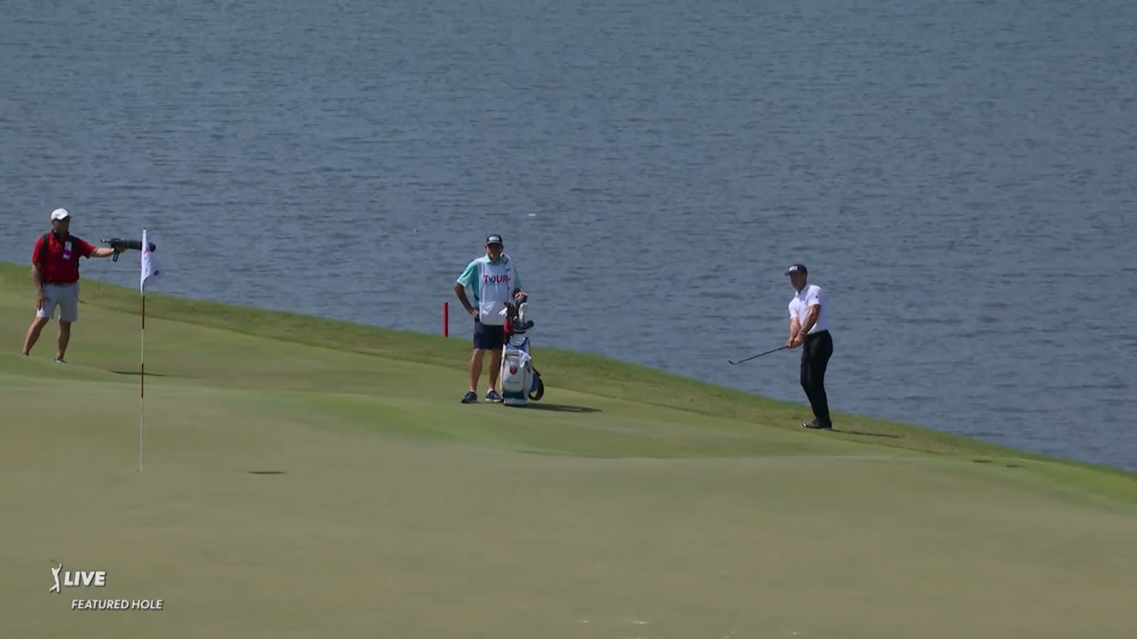Billy Horschel's crafty second leads to birdie at TOUR Championship