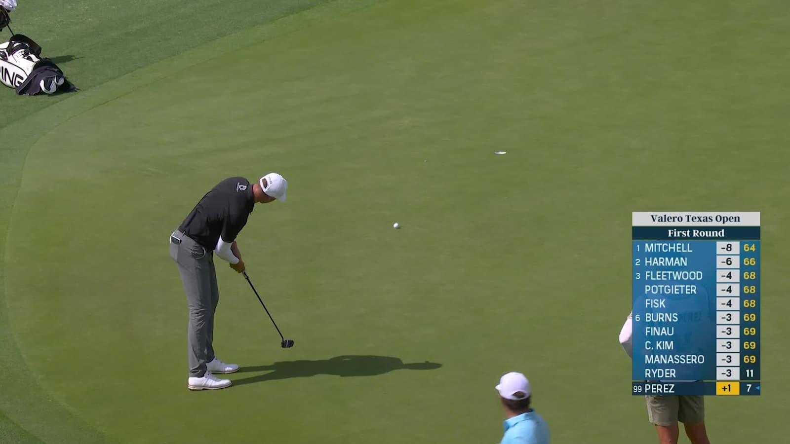 Victor Perez sinks a 24-footer for birdie at Valero
