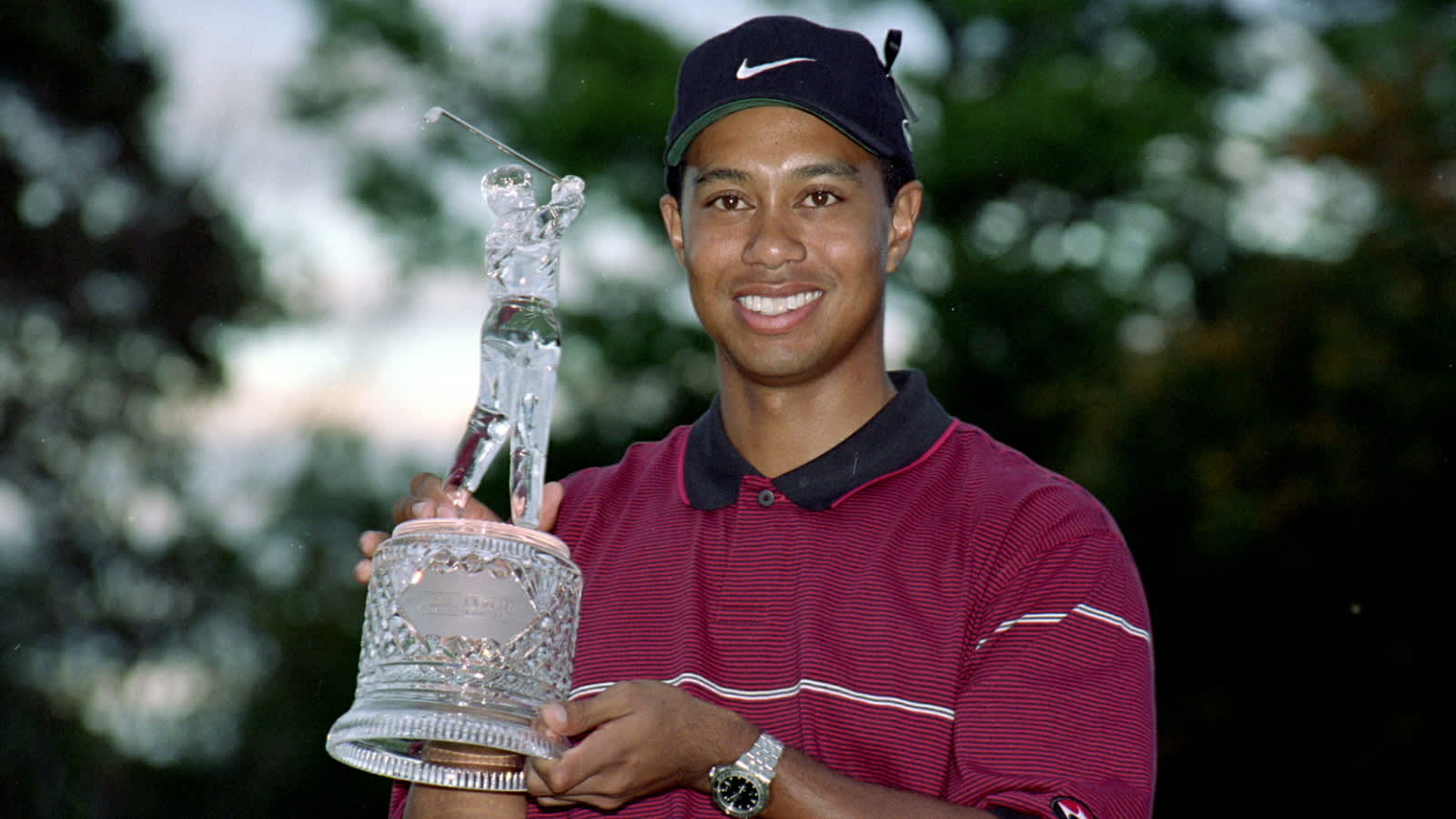 Looking back at Tiger Woods' rock shot, injury before winning TOUR Championship