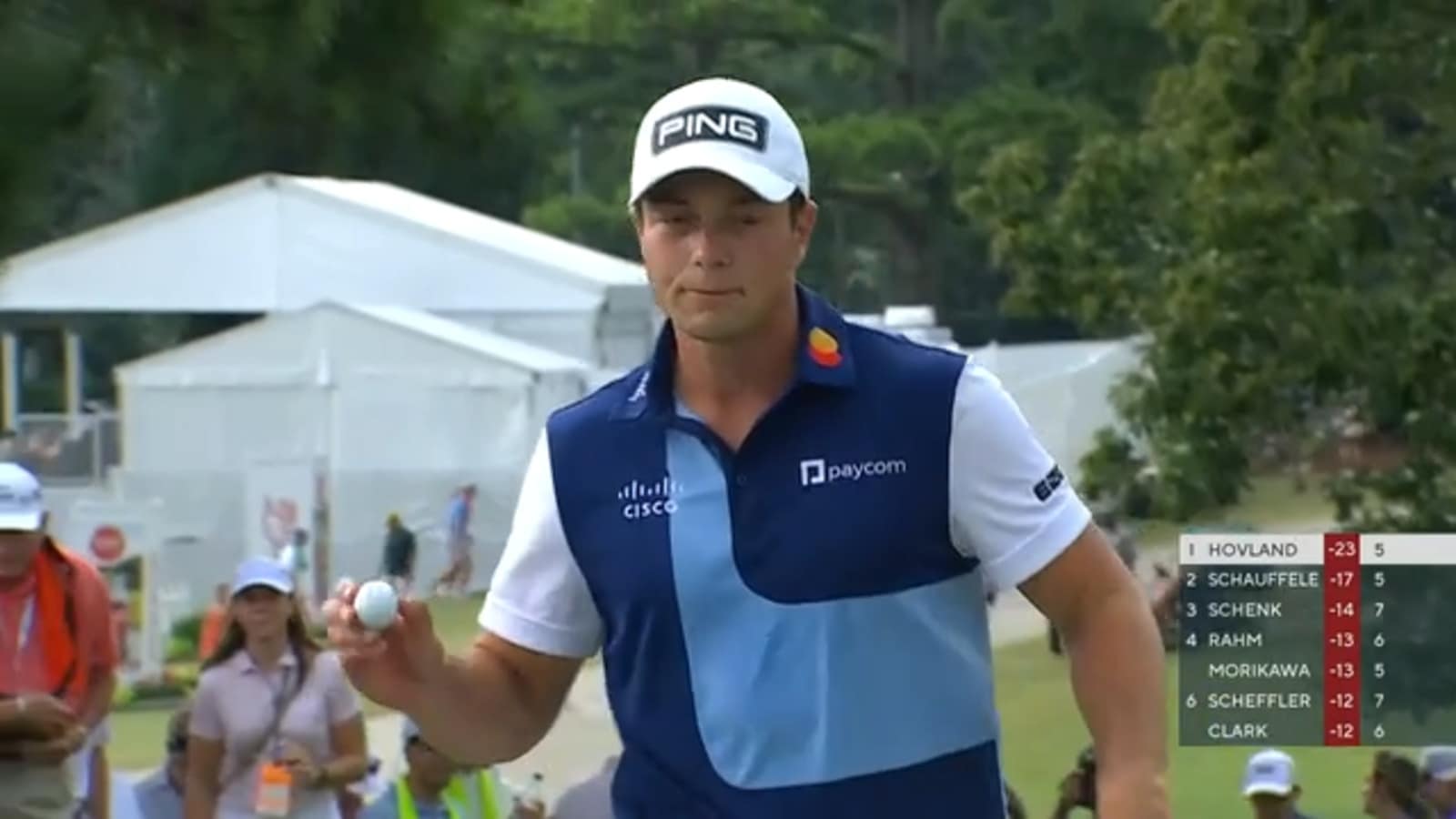 Viktor Hovland's dialed-in approach leads to birdie at TOUR Championship