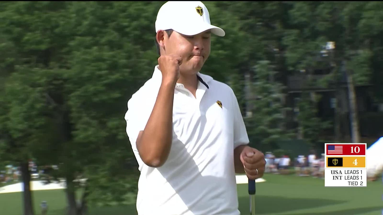 Si Woo Kim sinks a 22-foot birdie putt at Presidents Cup