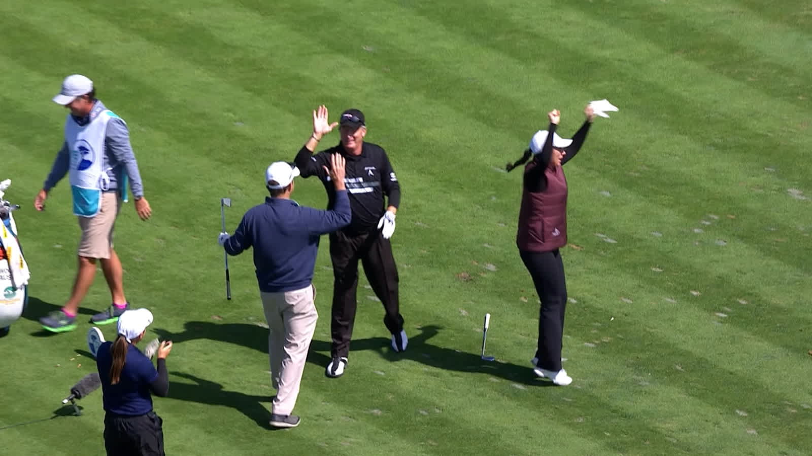 Woody Austin's ace leads Shots of the Week