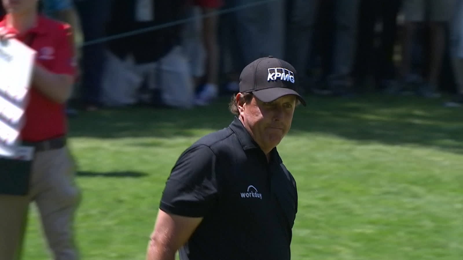 Phil Mickelson wows the crowd from the rough at Mexico Championship