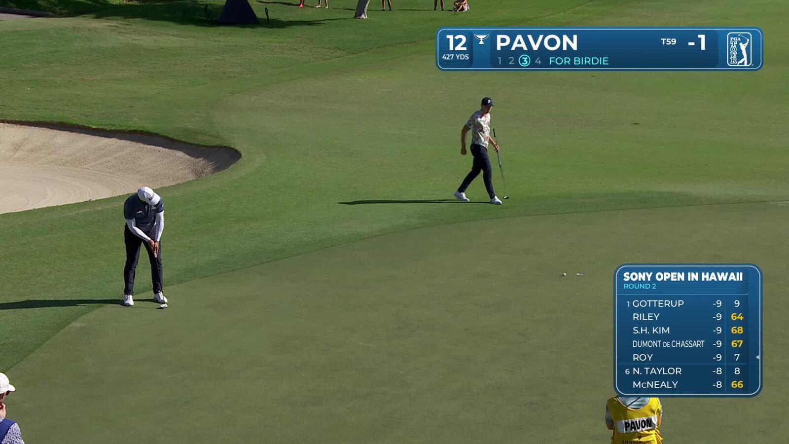 Matthieu Pavon sinks 21-foot birdie putt on No. 12 at Sony Open